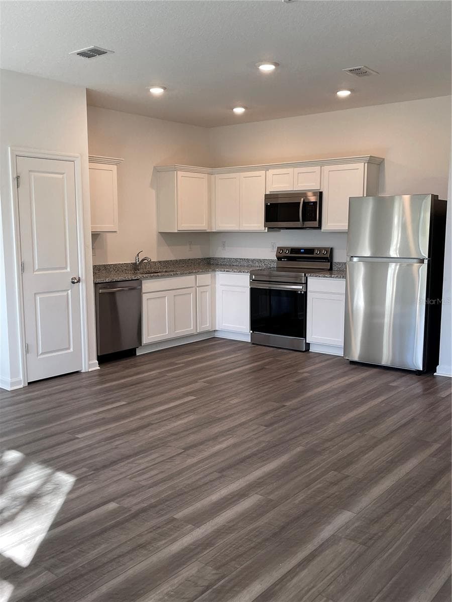 Townhouse at 6163 DAERR RIDGE ST, ZEPHYRHILLS, photo 5 of 18