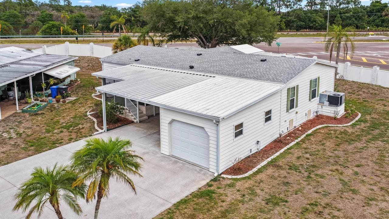 Manufactured Home at 194 S PORT ROYAL LN, APOLLO BEACH, photo 2 of 38