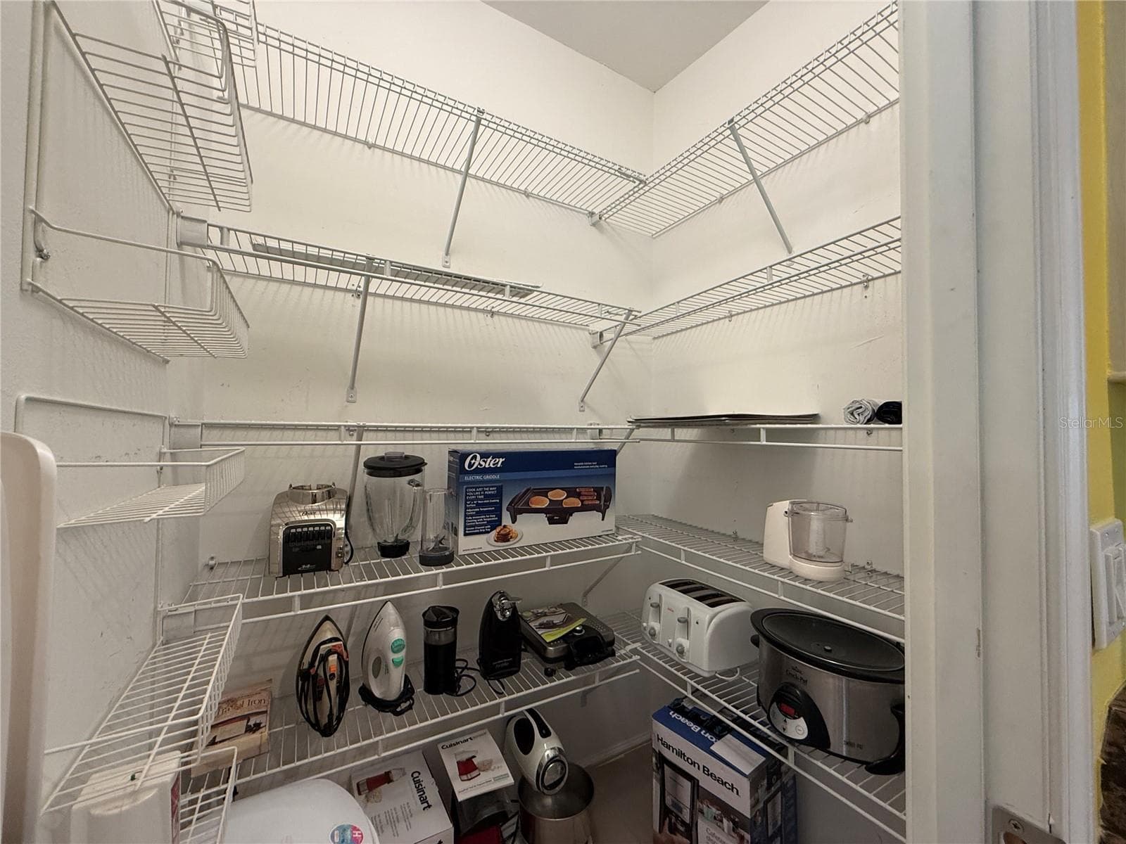 Manufactured Home at 194 S PORT ROYAL LN, APOLLO BEACH, photo 10 of 38