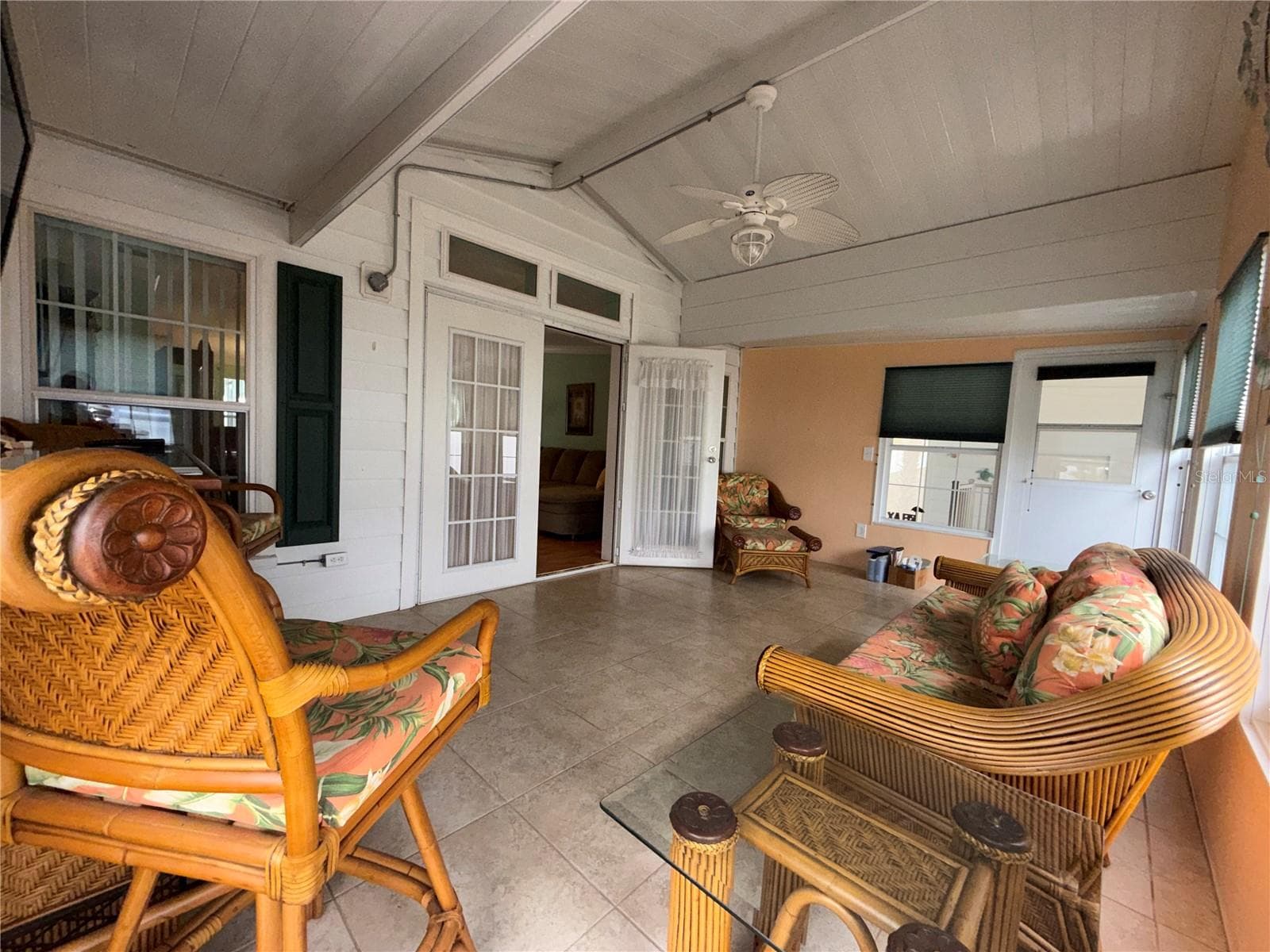 Manufactured Home at 194 S PORT ROYAL LN, APOLLO BEACH, photo 23 of 38