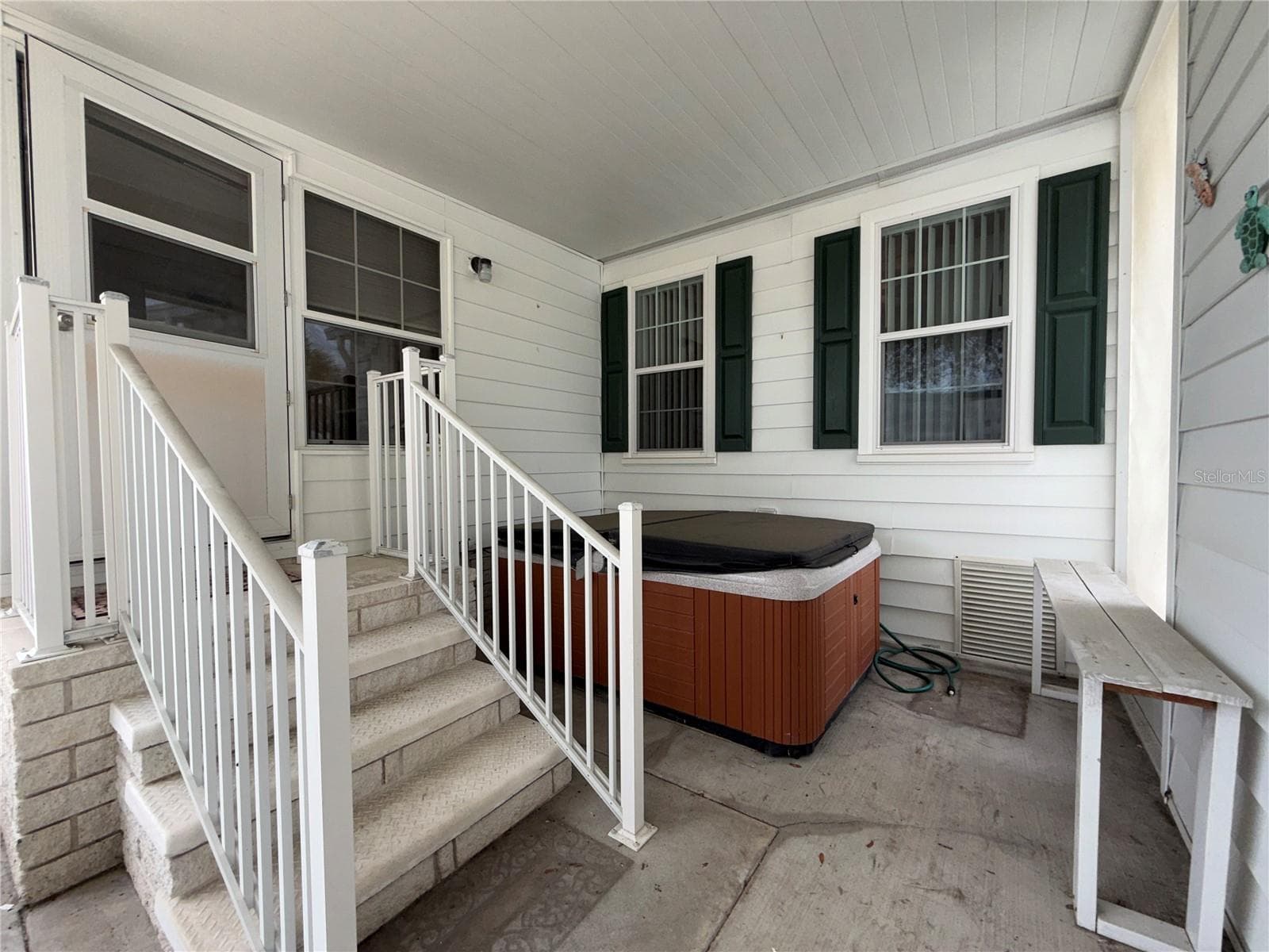 Manufactured Home at 194 S PORT ROYAL LN, APOLLO BEACH, photo 25 of 38