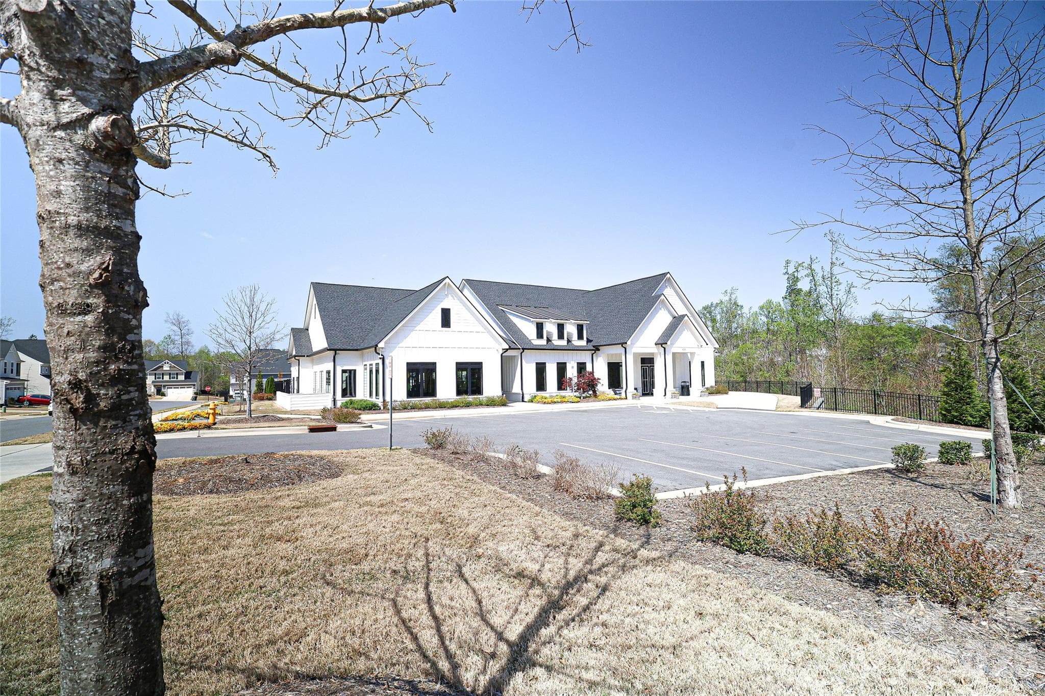 Single Family Residence at 4999 Twin River Drive, Denver, photo 14 of 44