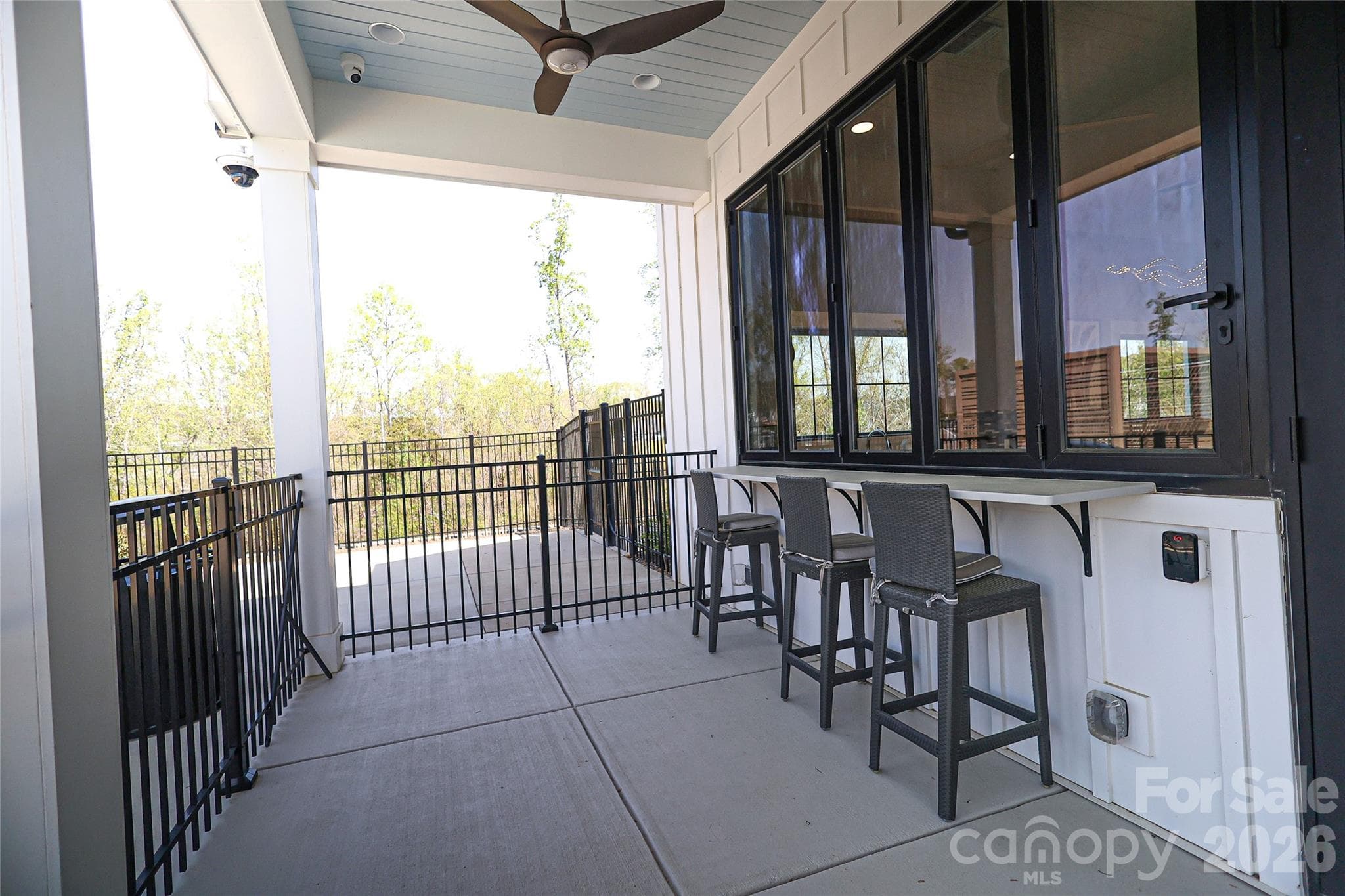 Single Family Residence at 4999 Twin River Drive, Denver, photo 18 of 44