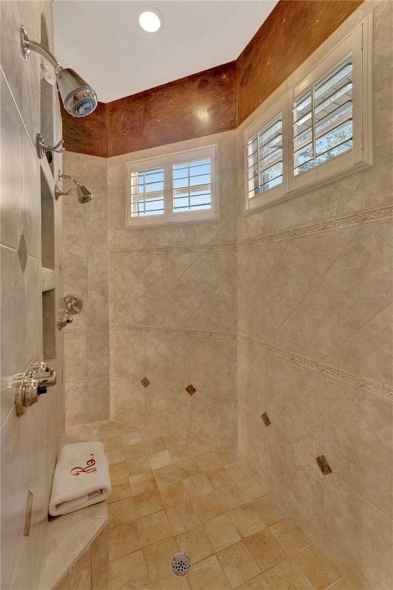 Master Bath Shower - 416 81ST ST W, BRADENTON