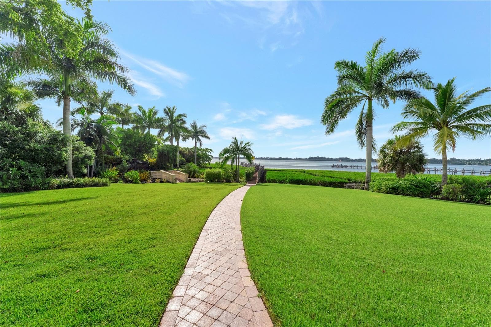Pathway to Lagoon and Dock - 416 81ST ST W, BRADENTON