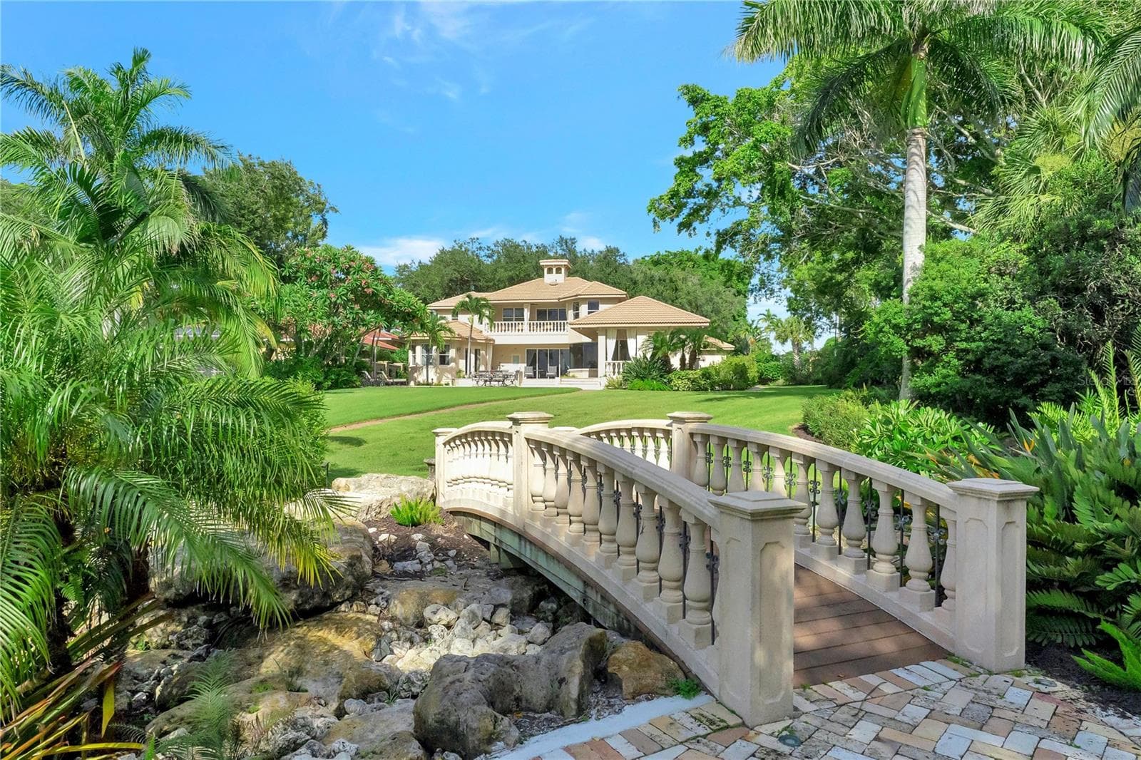 Balustrade Bridge - 416 81ST ST W, BRADENTON