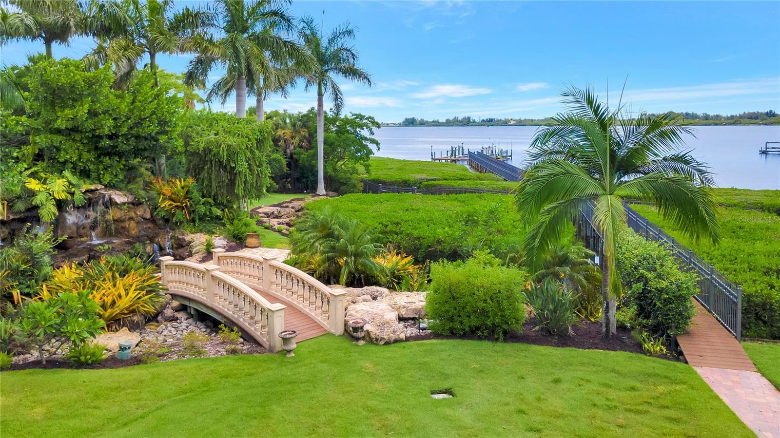 Balustrade Bridge/Lagoon/Dock - 416 81ST ST W, BRADENTON