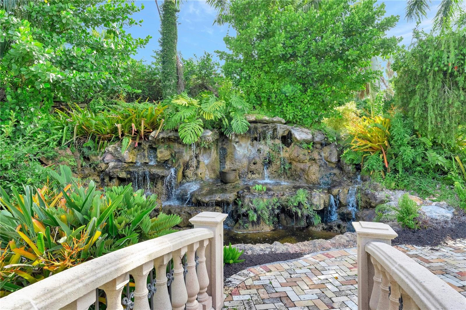 Balustrade Bridge/Waterfall - 416 81ST ST W, BRADENTON