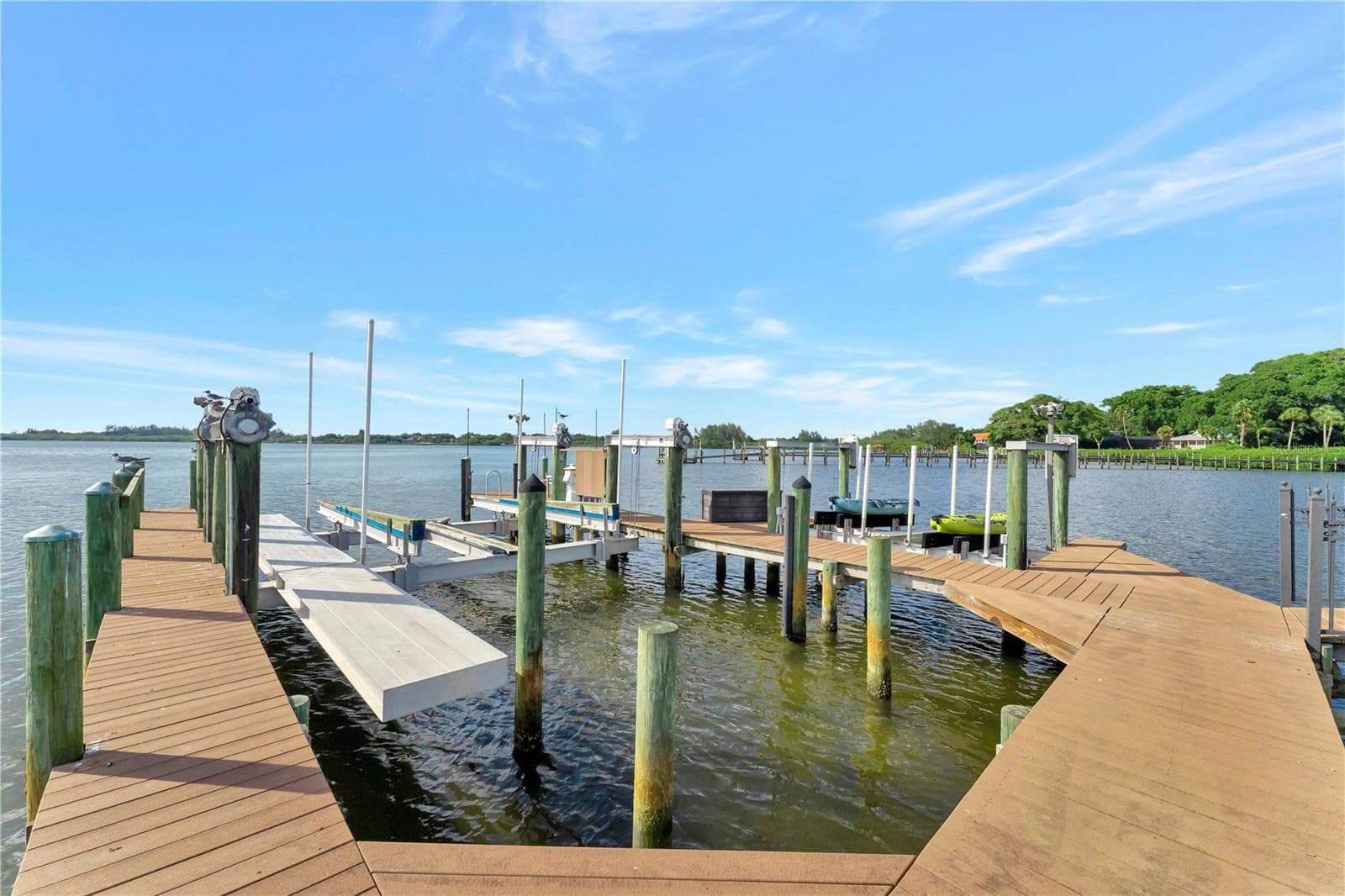 40,000 Pound Boat Lift - 416 81ST ST W, BRADENTON