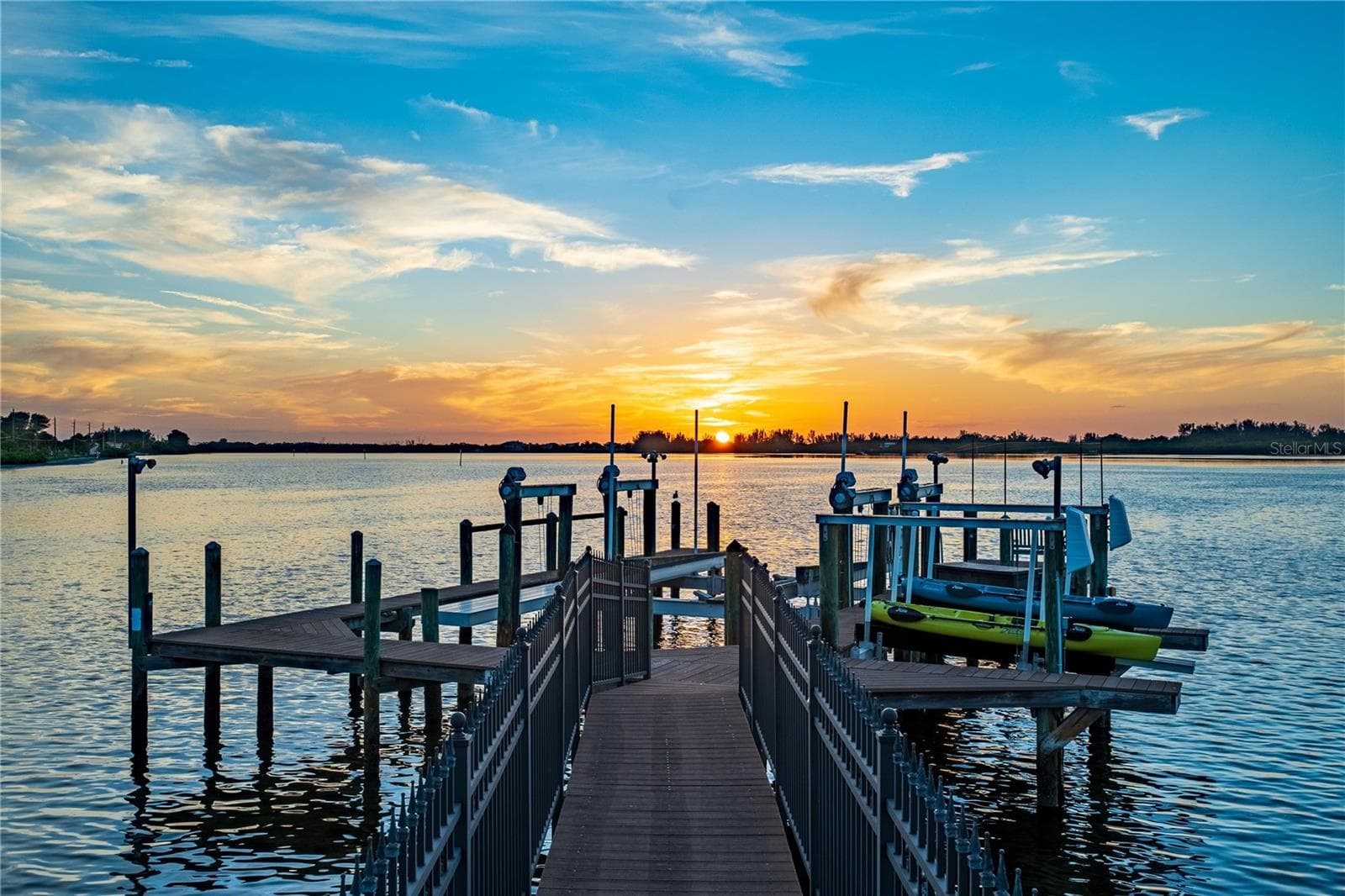 Sunset Dock - 416 81ST ST W, BRADENTON
