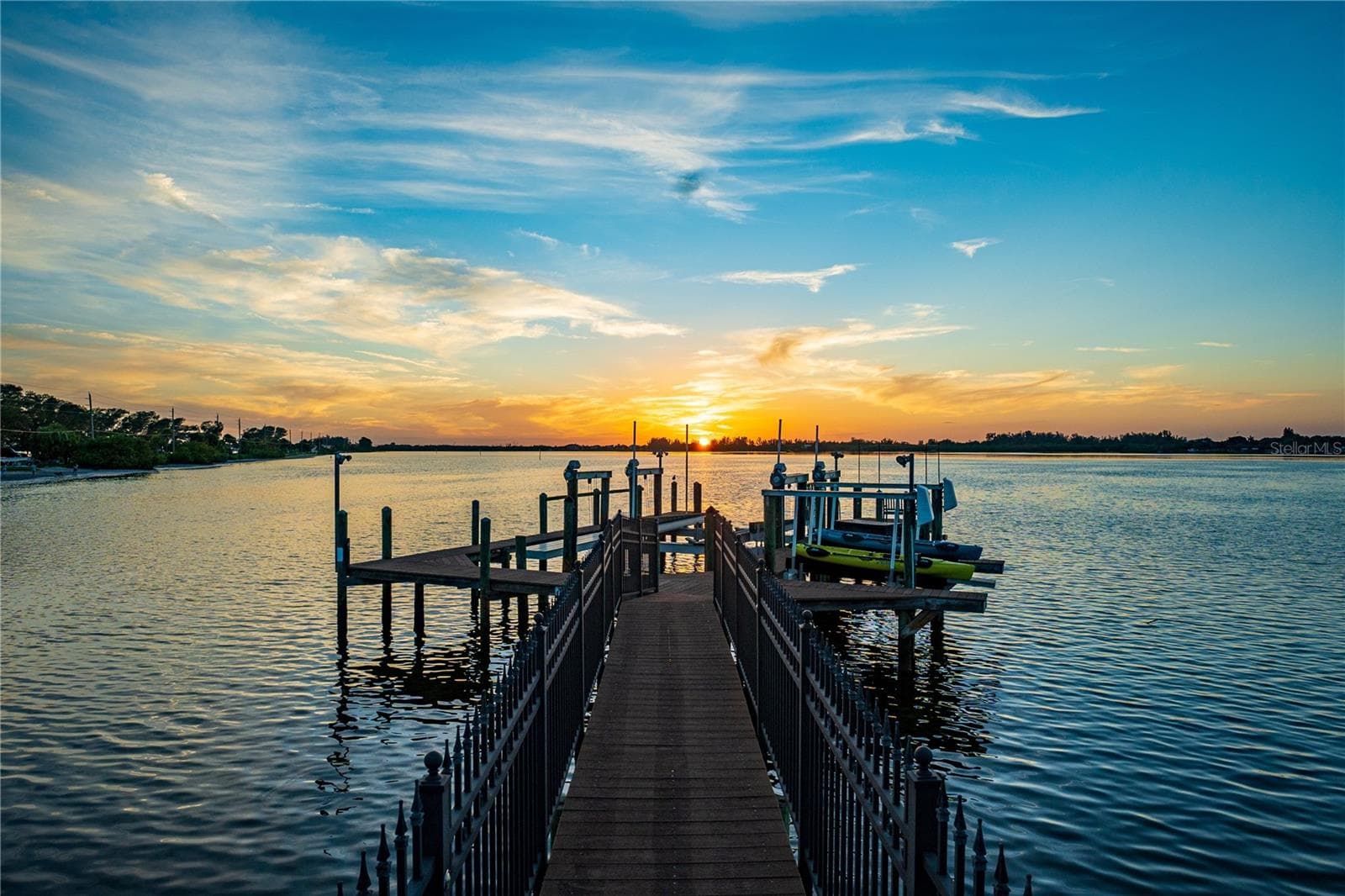 Sunset Dock - 416 81ST ST W, BRADENTON