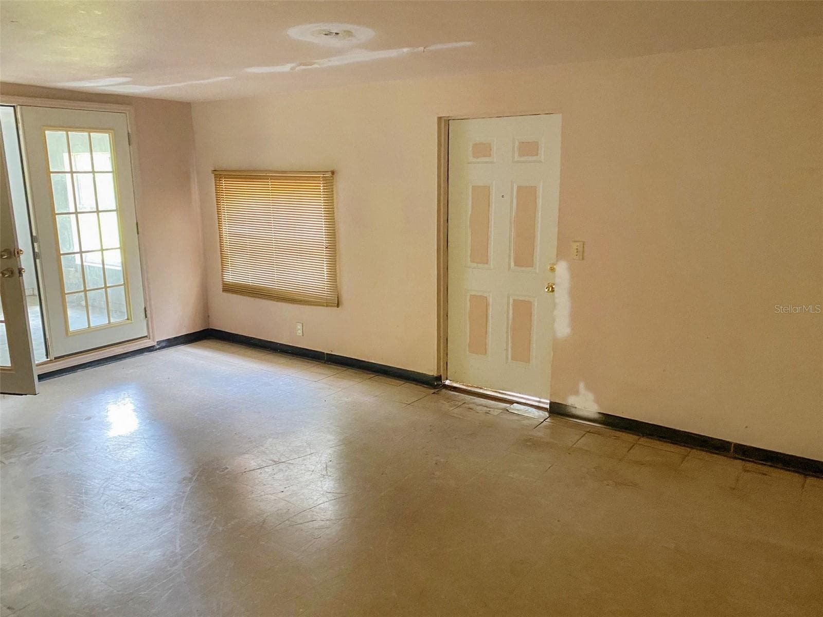 Single Family Residence at 3716 E CLIFTON ST, TAMPA, photo 3 of 14
