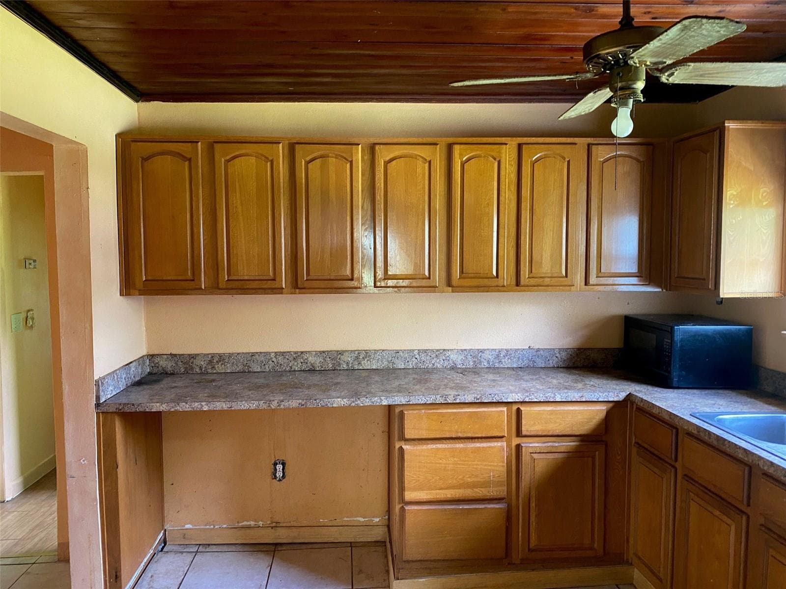 Single Family Residence at 3716 E CLIFTON ST, TAMPA, photo 6 of 14