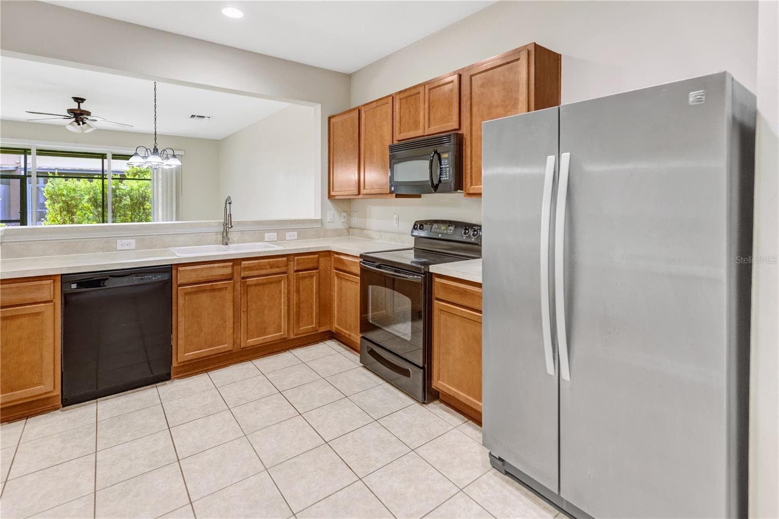 Townhouse at 10135 POST HARVEST DR, RIVERVIEW, photo 5 of 42