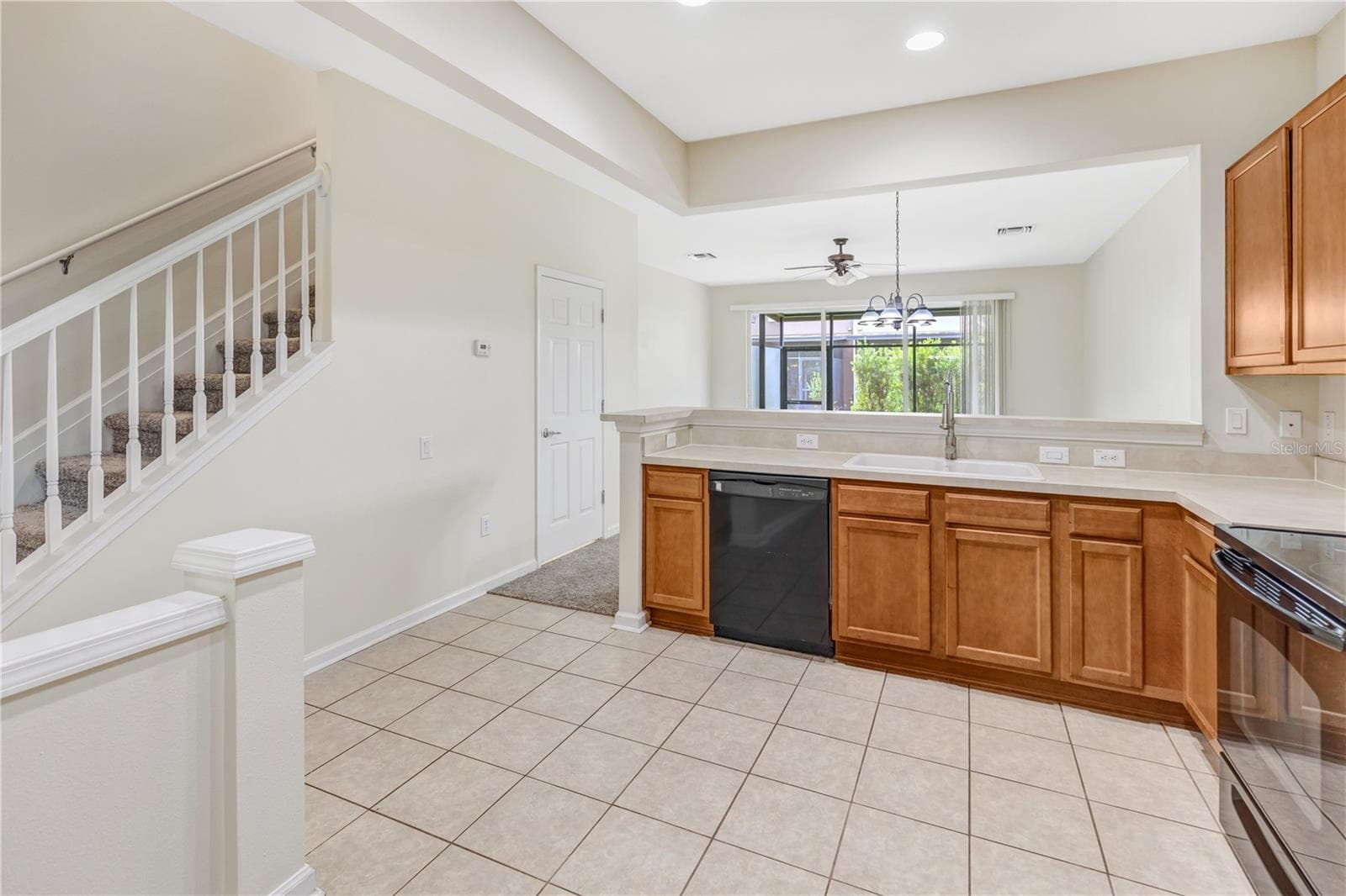 Townhouse at 10135 POST HARVEST DR, RIVERVIEW, photo 8 of 42