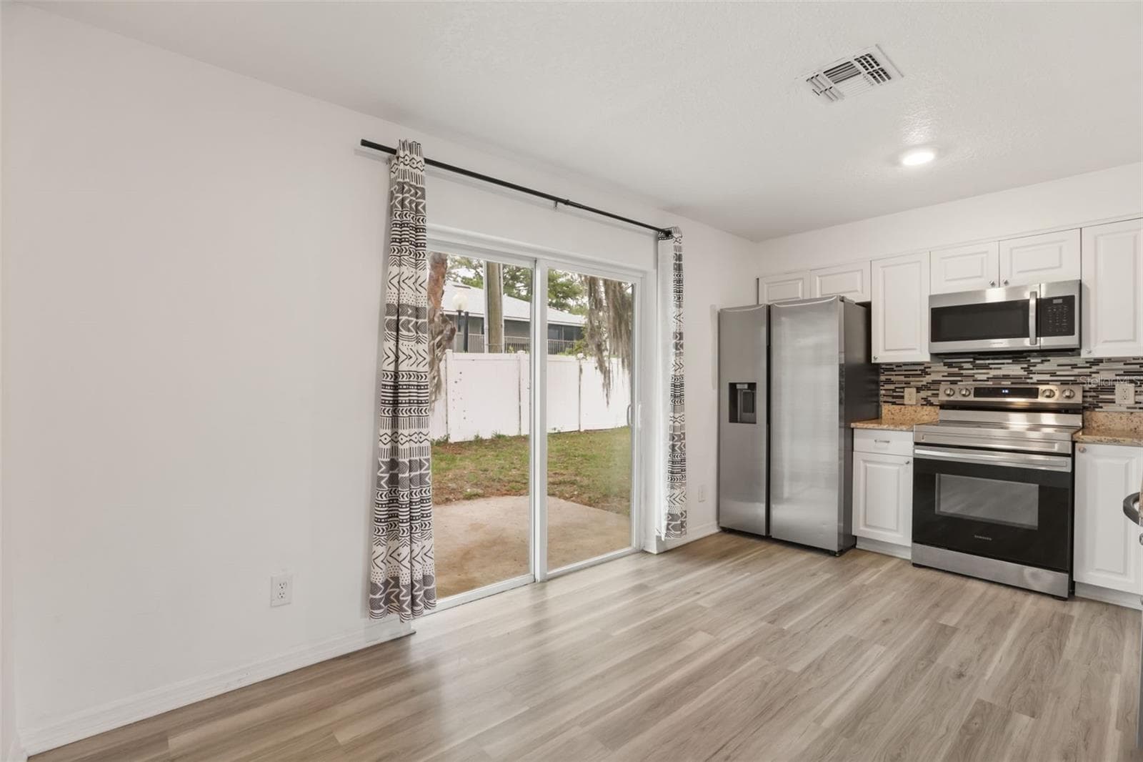 Single Family Residence at 4650 BOCA VISTA CT, ORLANDO, photo 5 of 25
