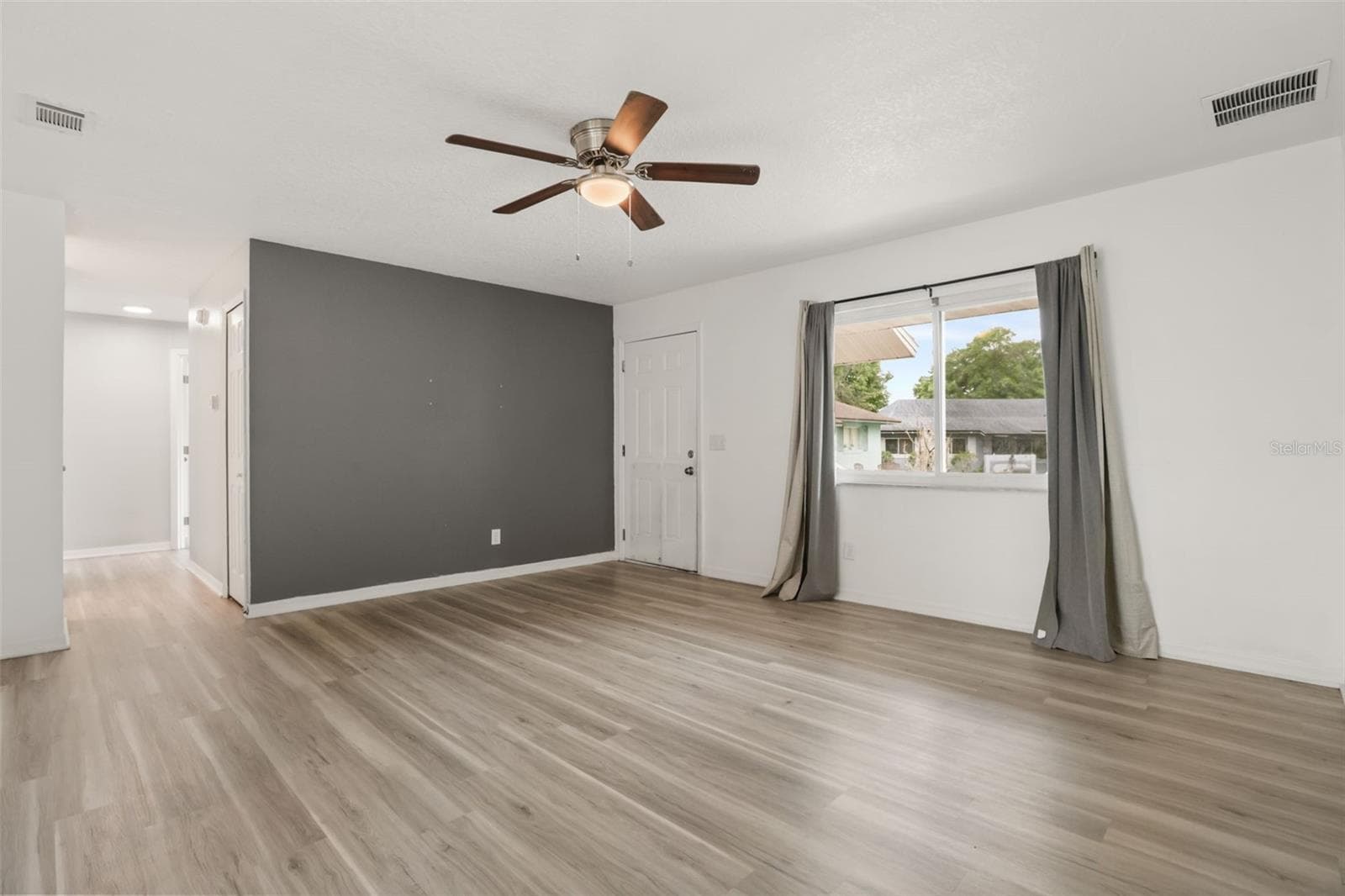 Single Family Residence at 4650 BOCA VISTA CT, ORLANDO, photo 8 of 25