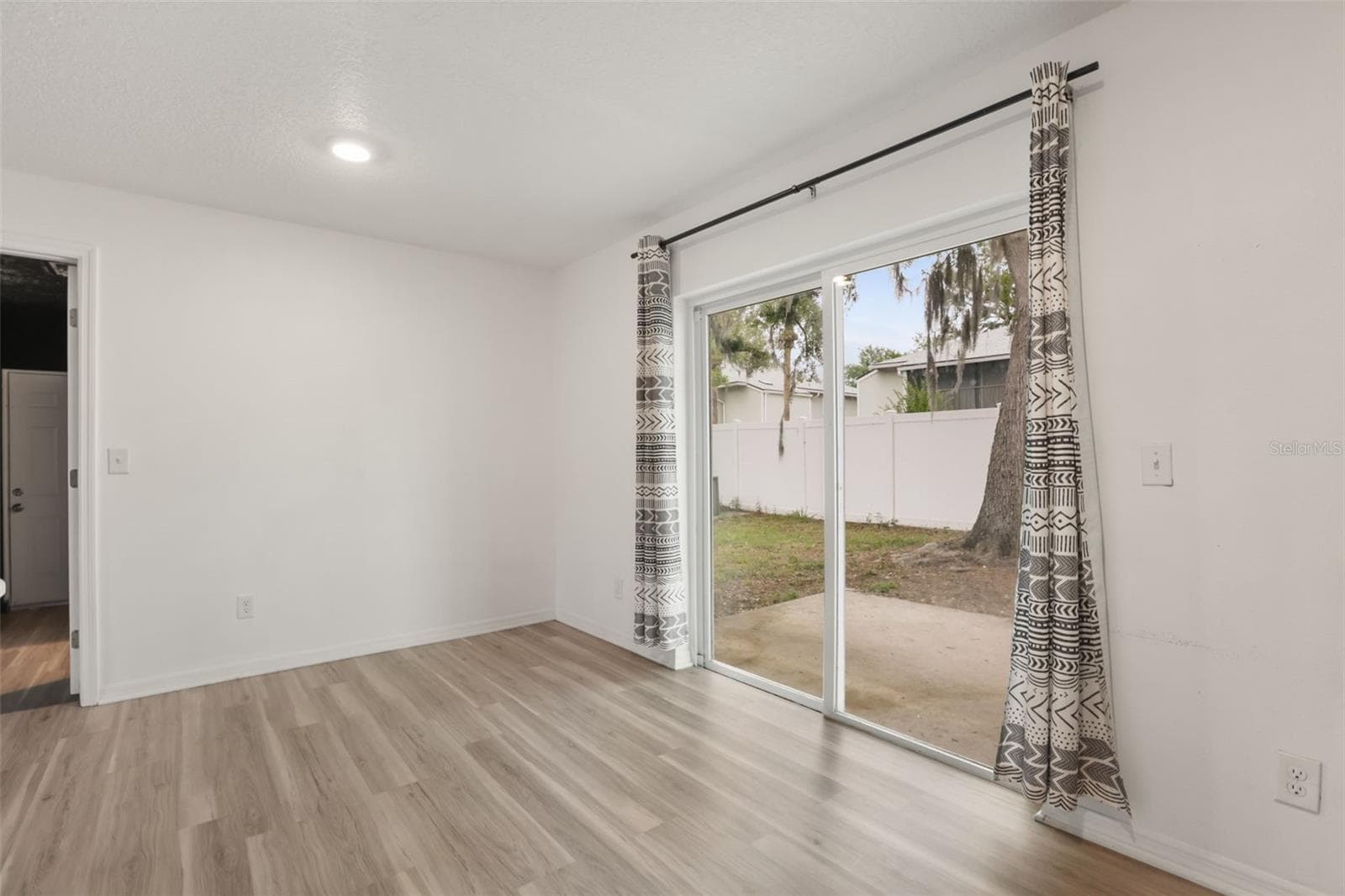 Single Family Residence at 4650 BOCA VISTA CT, ORLANDO, photo 9 of 25