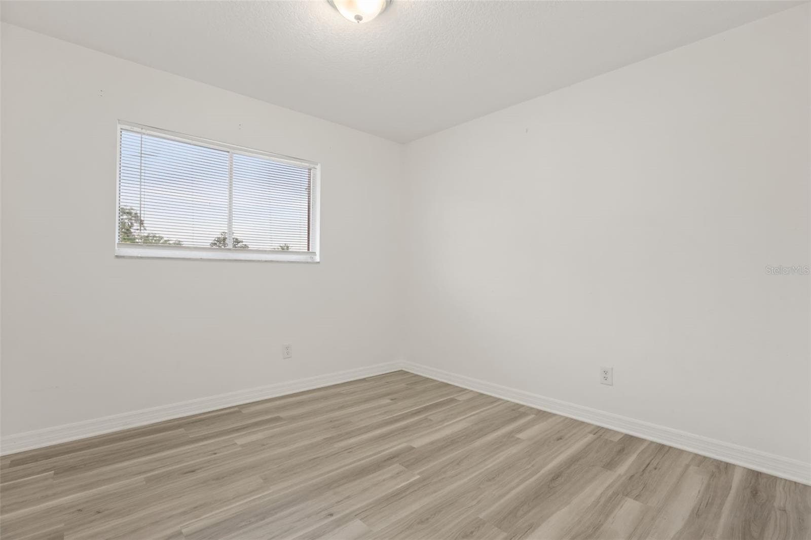Single Family Residence at 4650 BOCA VISTA CT, ORLANDO, photo 10 of 25