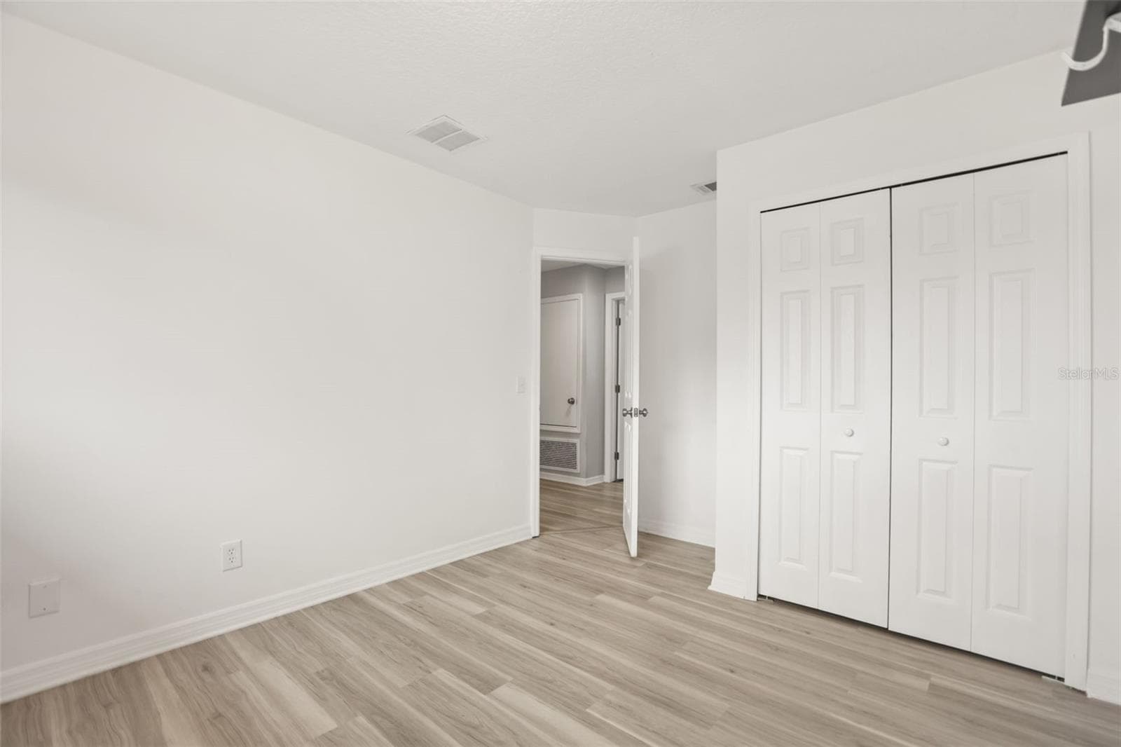 Single Family Residence at 4650 BOCA VISTA CT, ORLANDO, photo 14 of 25