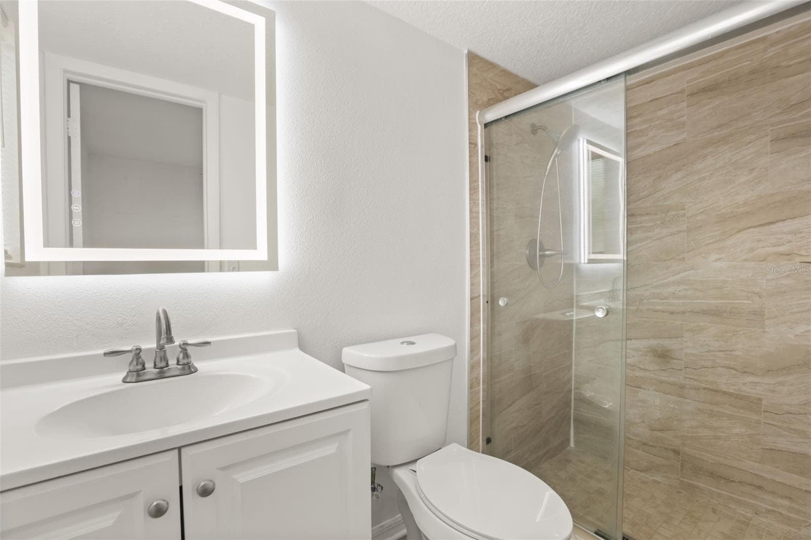 Single Family Residence at 4650 BOCA VISTA CT, ORLANDO, photo 15 of 25