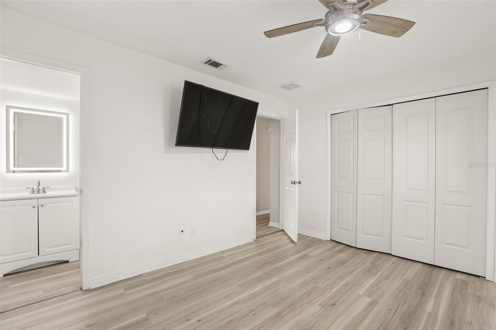 Single Family Residence at 4650 BOCA VISTA CT, ORLANDO, photo 17 of 25