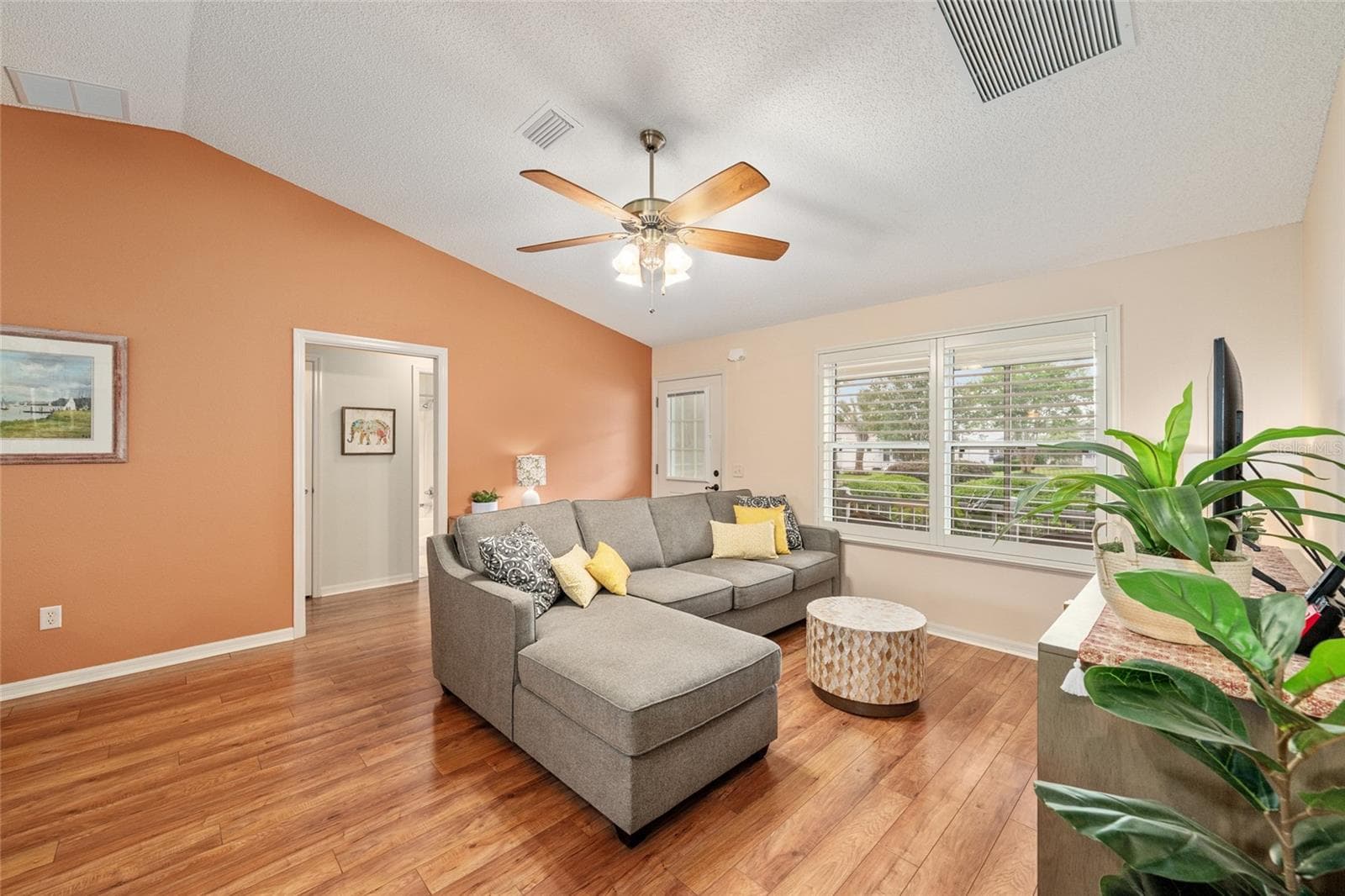Single Family Residence at 991 BARRYMOORE LOOP, THE VILLAGES, photo 4 of 29