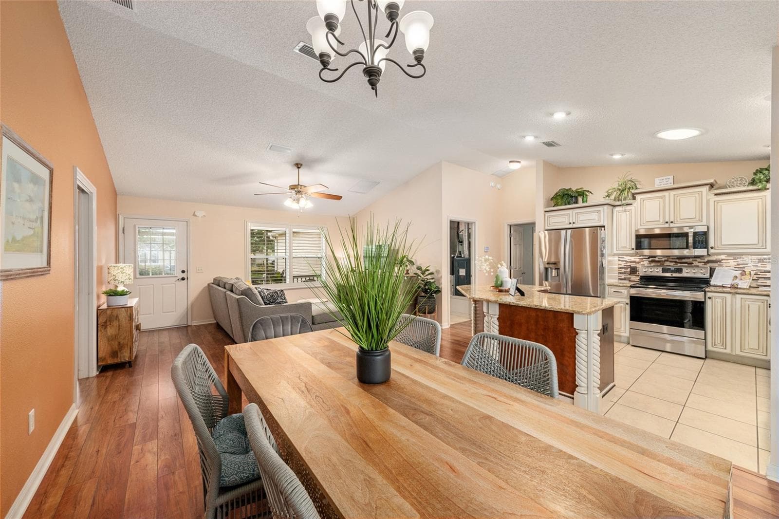 Single Family Residence at 991 BARRYMOORE LOOP, THE VILLAGES, photo 6 of 29