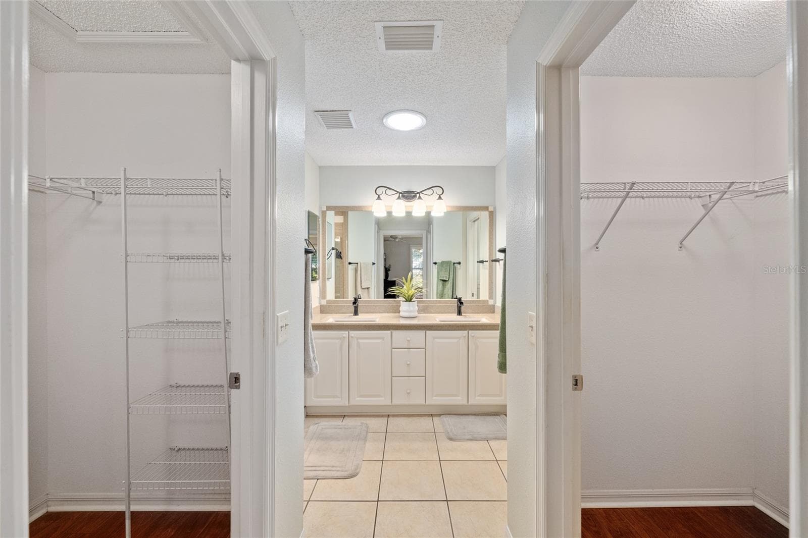 Single Family Residence at 991 BARRYMOORE LOOP, THE VILLAGES, photo 12 of 29