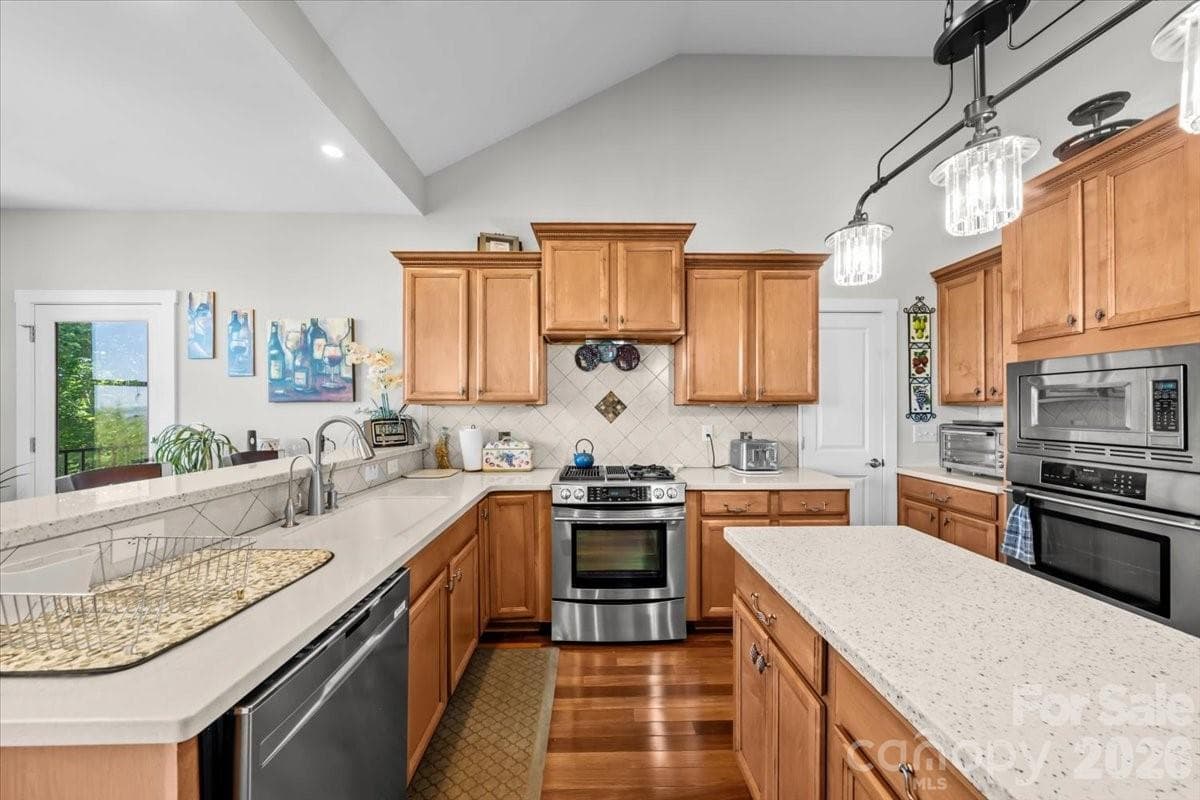 Single Family Residence at 2207 Sierra Trace Road, Denton, photo 17 of 61