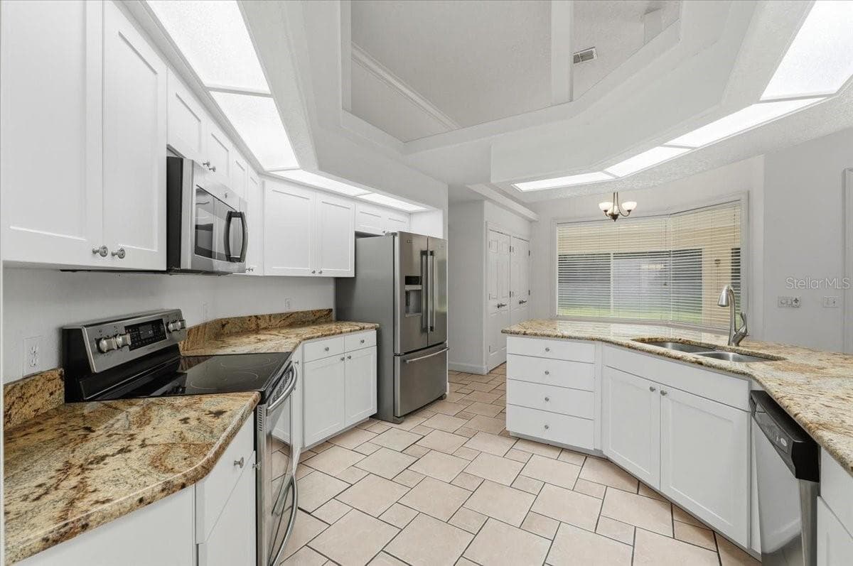 Single Family Residence at 5628 WOODWIND HILLS DR, LAKELAND, photo 9 of 84