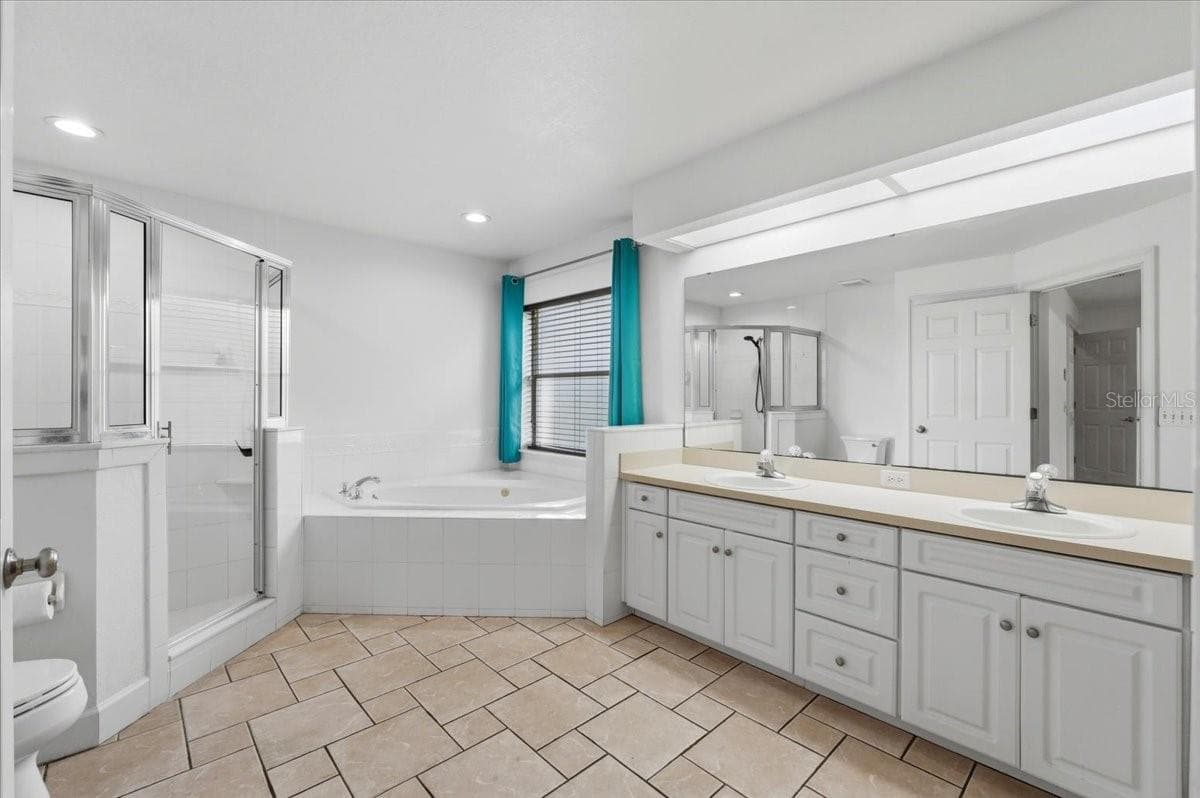 Primary Bath - 5628 WOODWIND HILLS DR, LAKELAND