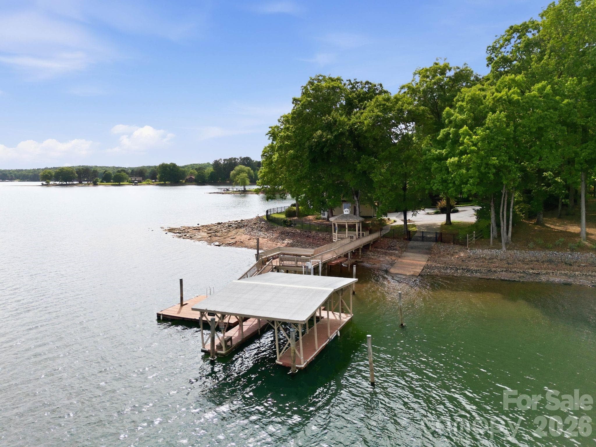 Water was down when pics were taken - 3725 Kingfisher Lane, Terrell