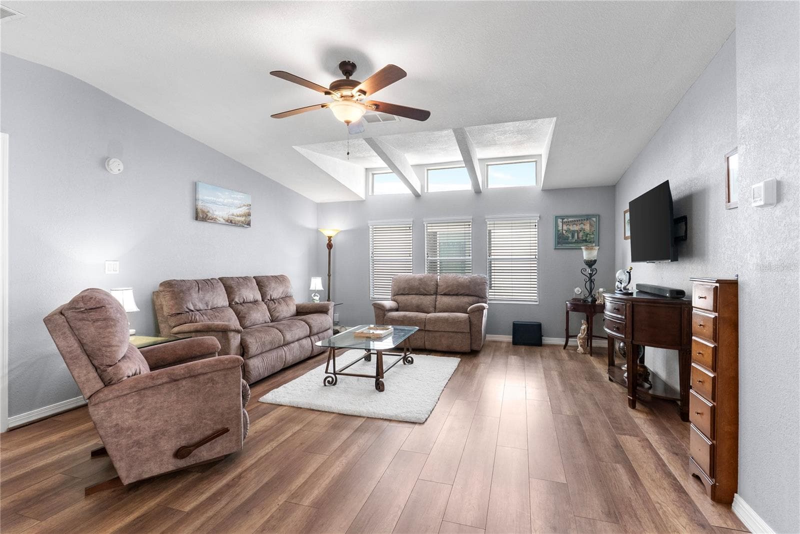 LIVINGROOM - 9426 STAR GAZER LN, RIVERVIEW
