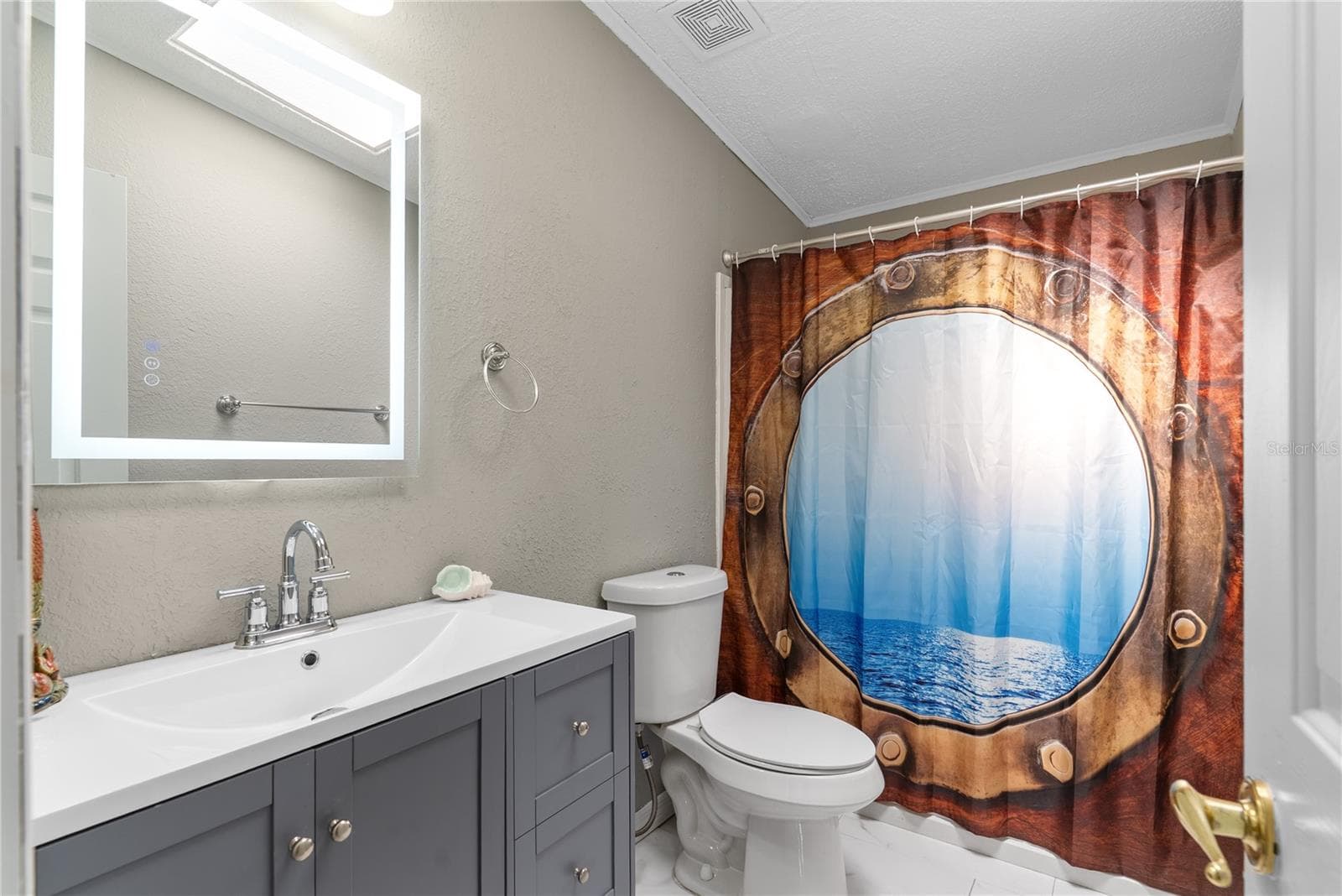 2nd bath - 9426 STAR GAZER LN, RIVERVIEW