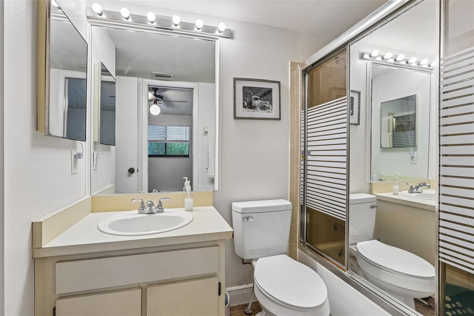 Townhouse at 4005 OAK LIMB CT, TAMPA, photo 16 of 18