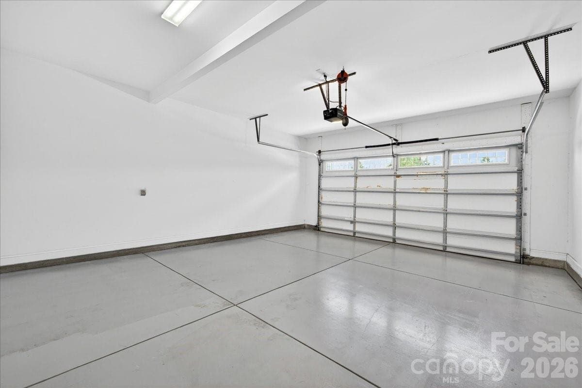 2-car garage w/ Coated Flooring - 249 Stone Mountain Way, Denver