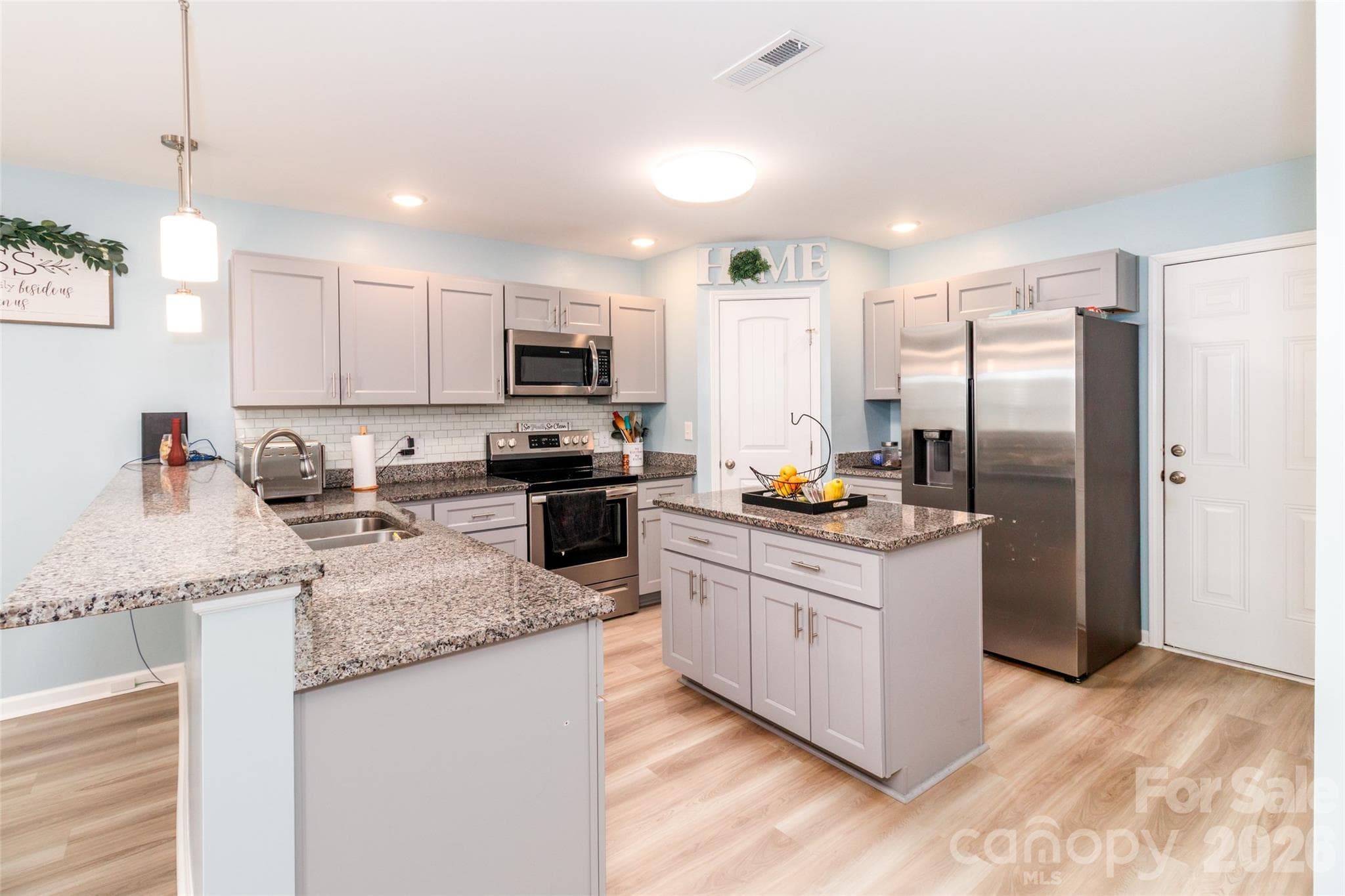 Kitchen with granite counters enough room for stools - 900 Providence Road, Lancaster