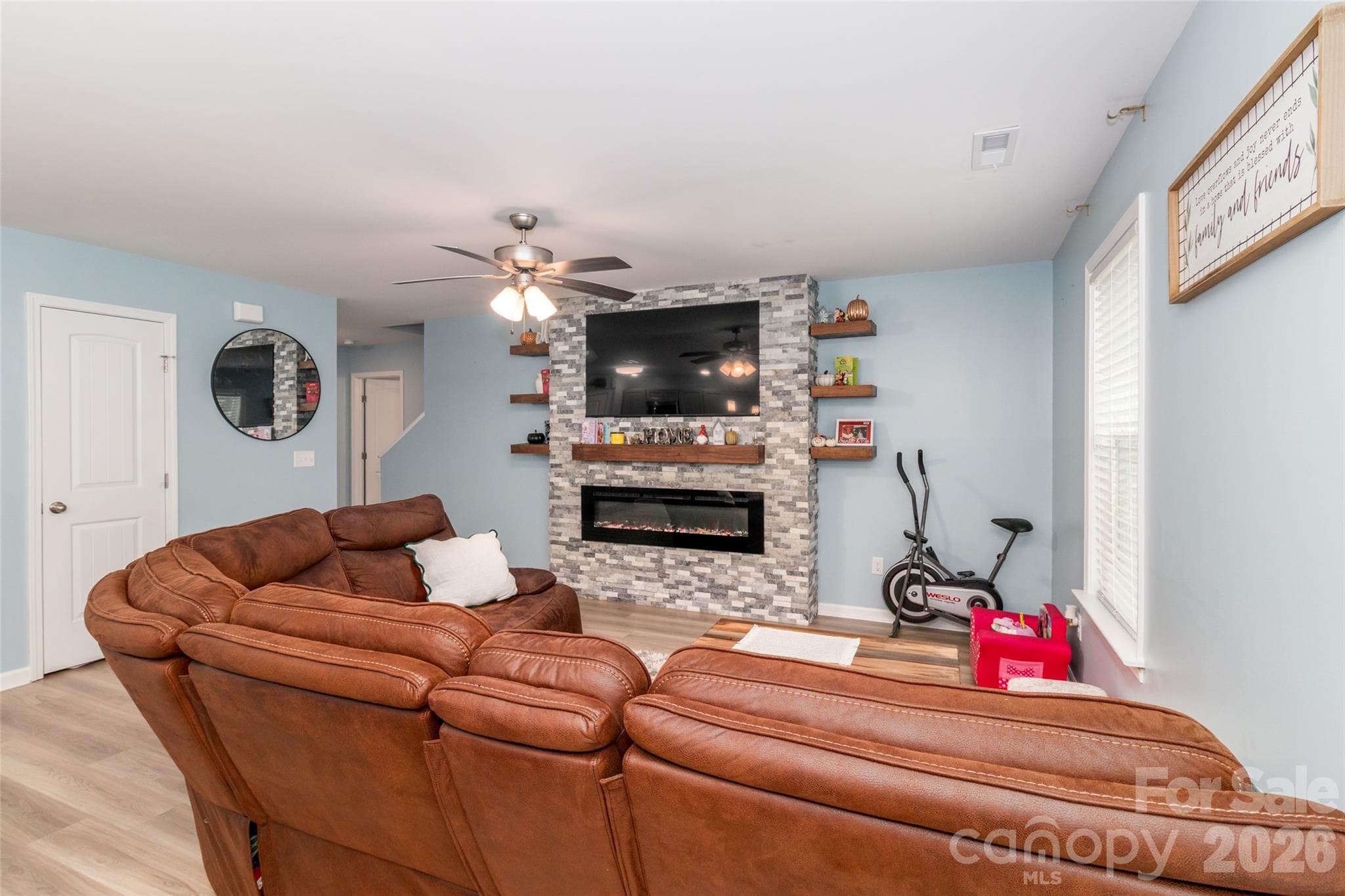 Single Family Residence at 900 Providence Road, Lancaster, photo 17 of 33