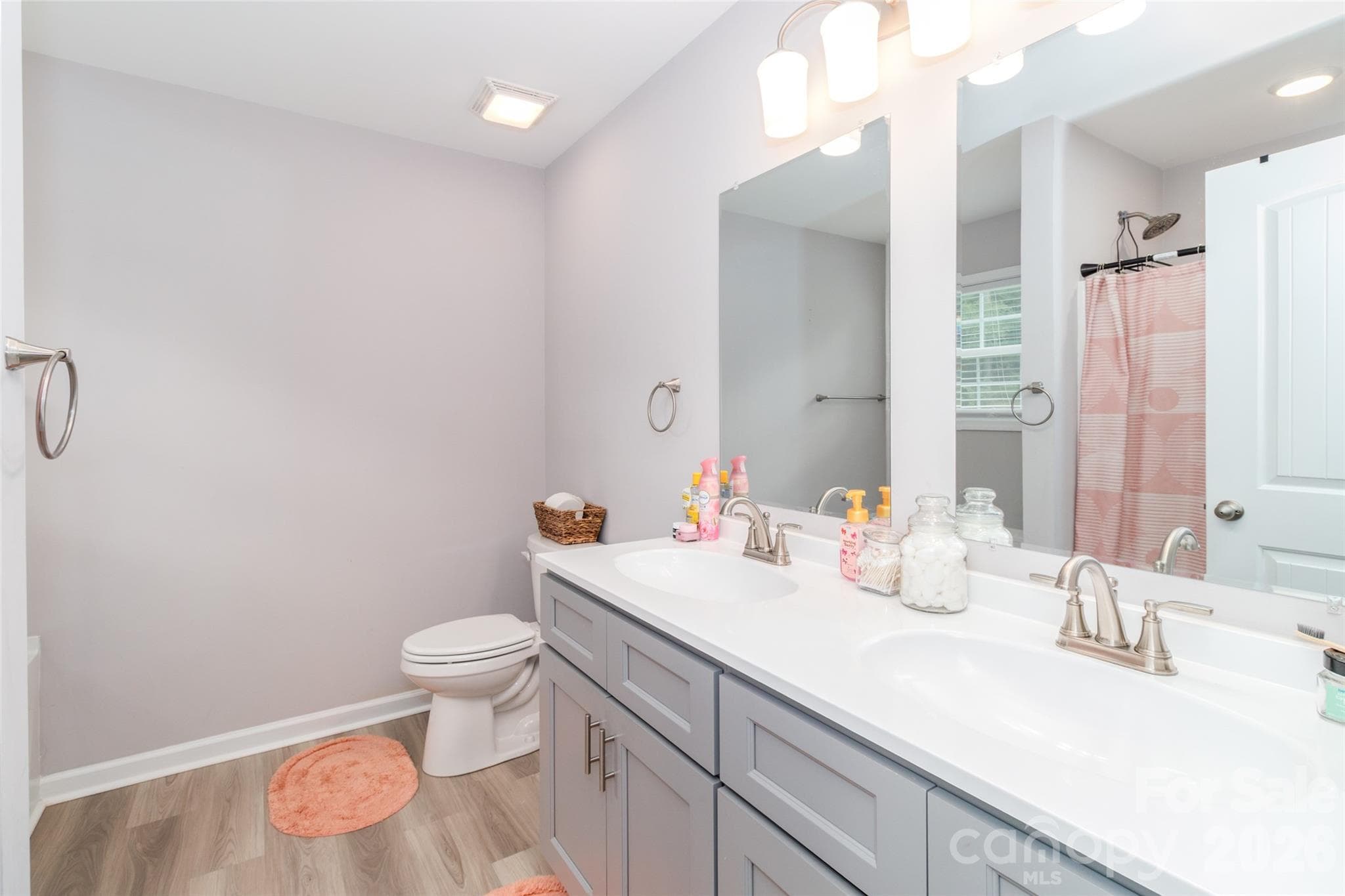 Ensuite Primary Bath - 900 Providence Road, Lancaster