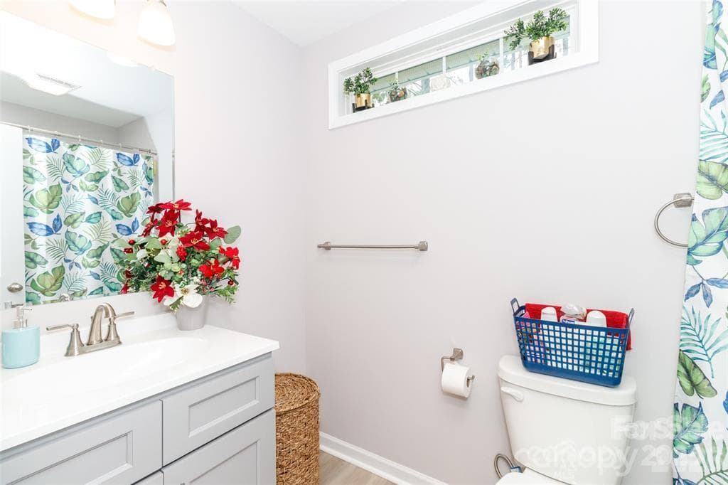 Second Full Bath up - 900 Providence Road, Lancaster