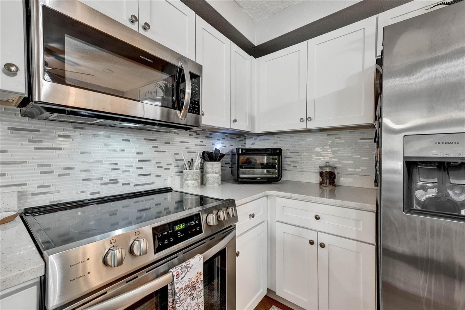 Single Family Residence at 1224 BELLEVUE BLVD, CLEARWATER, photo 9 of 31