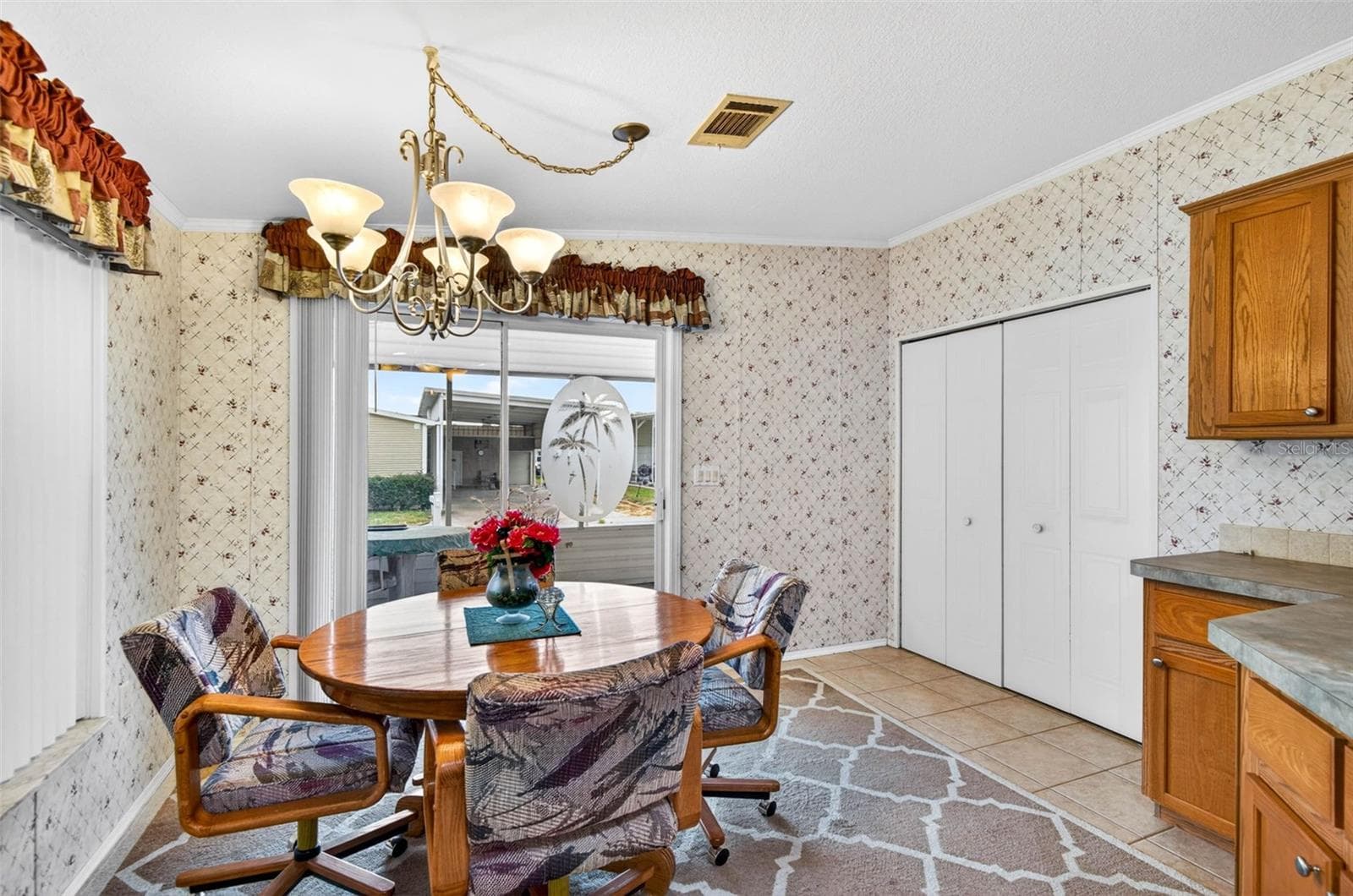 Manufactured Home at 10047 EQUITY AVE, DADE CITY, photo 13 of 35