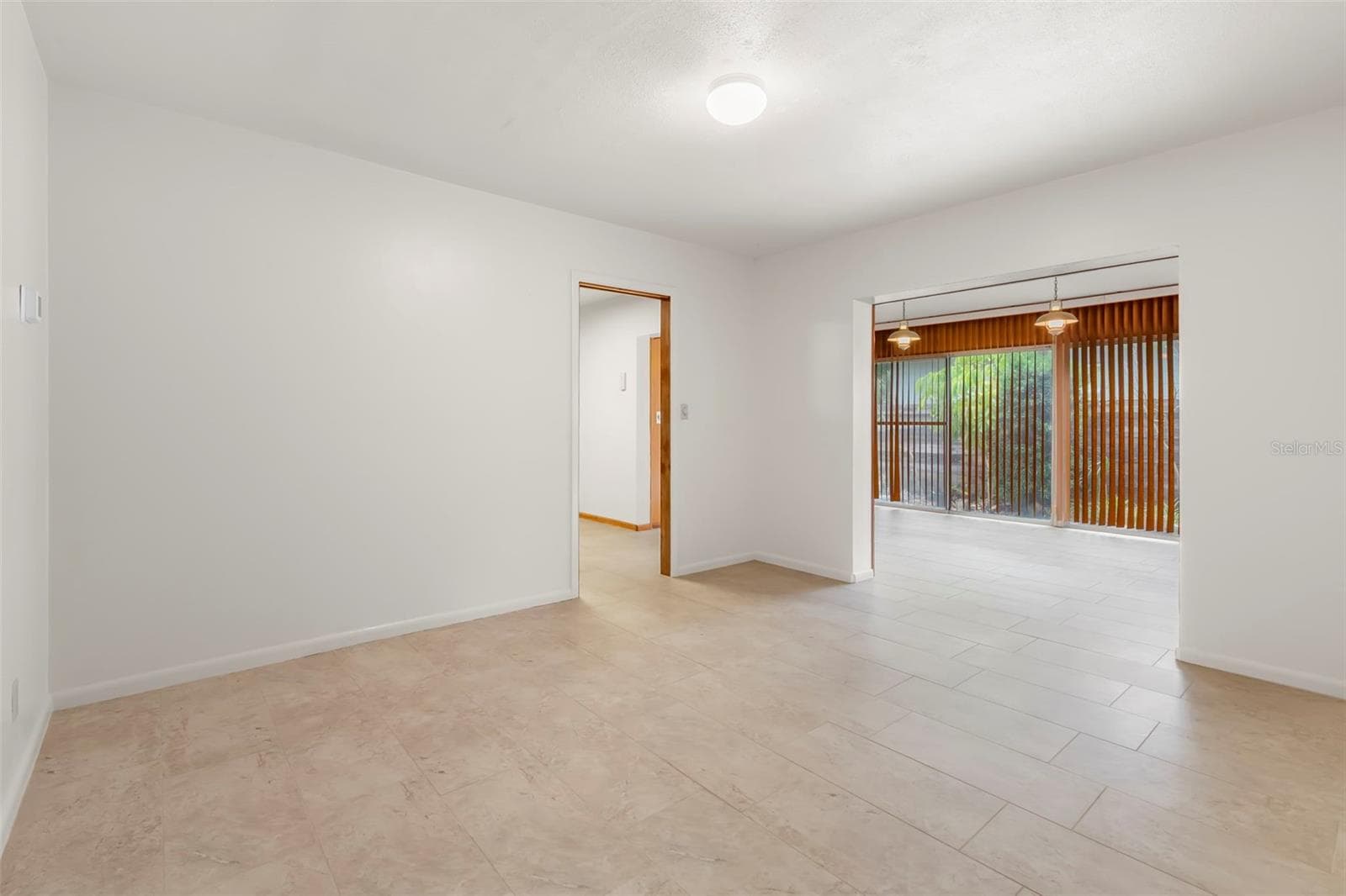 Single Family Residence at 2616 S TORONTO AVE, TAMPA, photo 8 of 51