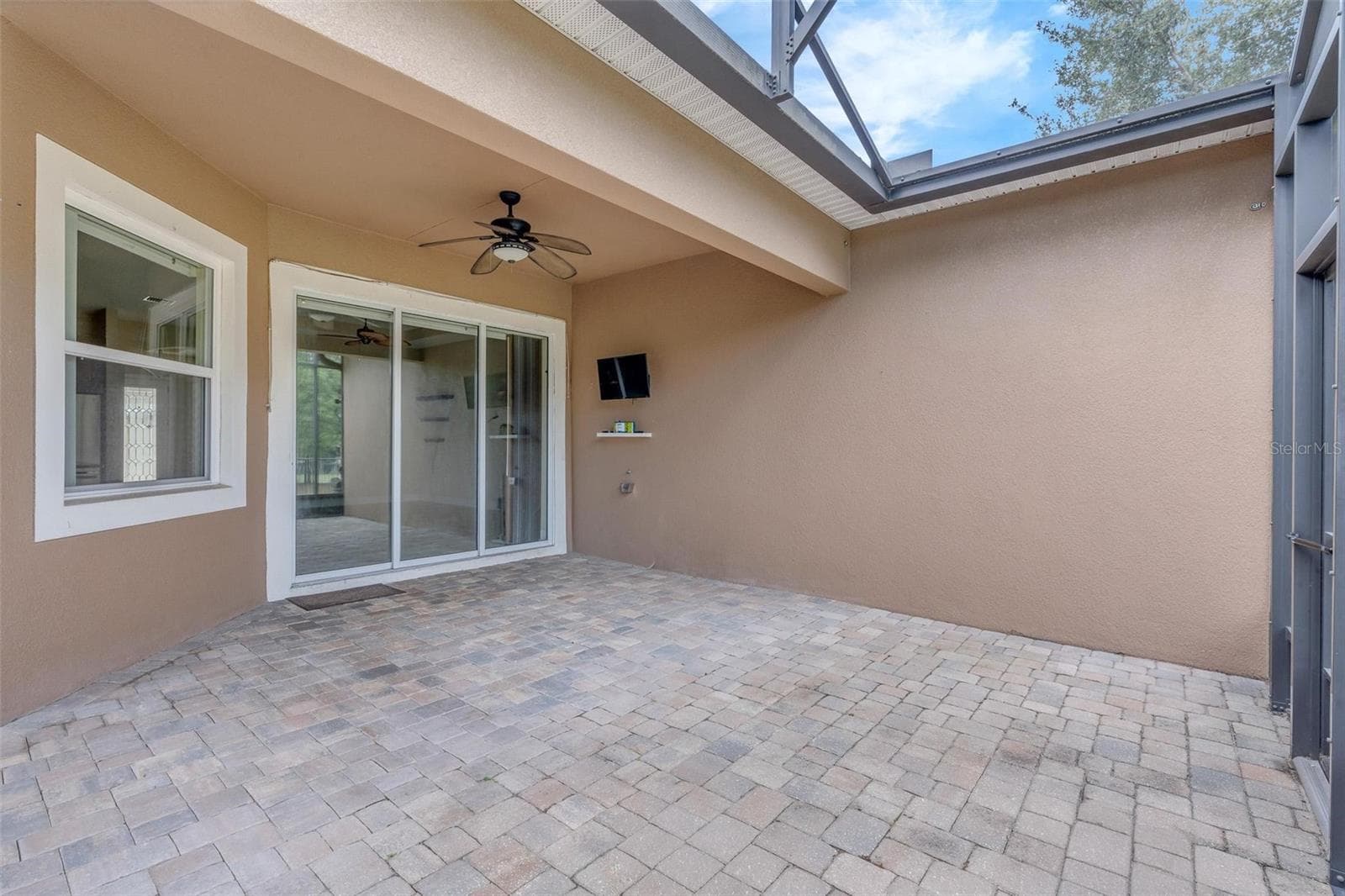 COVERED LANAI + SCREENED & PAVERS OVERLOOKING GOLF COURSE - 903 VICTORIA HILLS DR S, DELAND