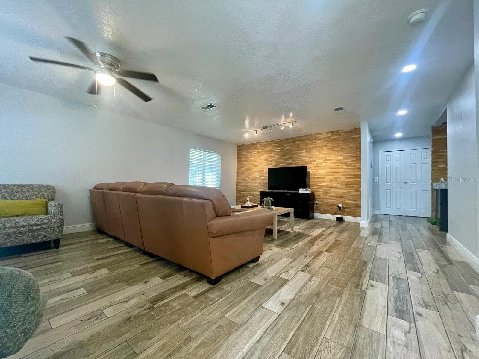 Single Family Residence at 1044 NIN ST, ORLANDO, photo 3 of 56