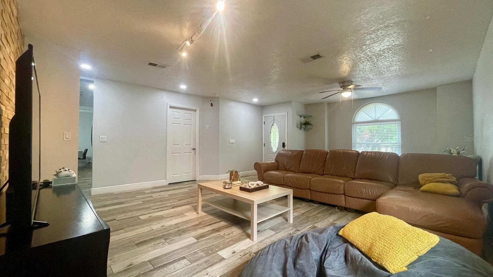 Single Family Residence at 1044 NIN ST, ORLANDO, photo 4 of 56
