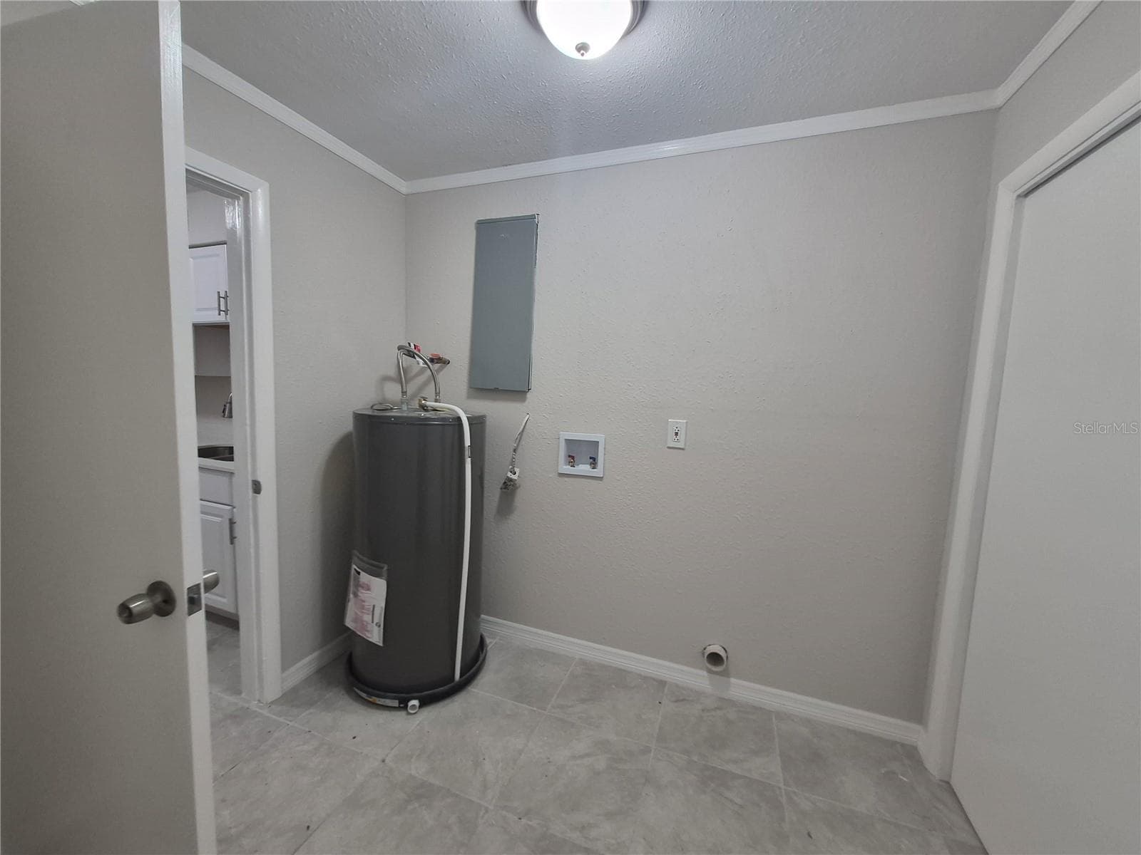W/D HOOKUPS - 15 N WASHINGTON ST, BEVERLY HILLS