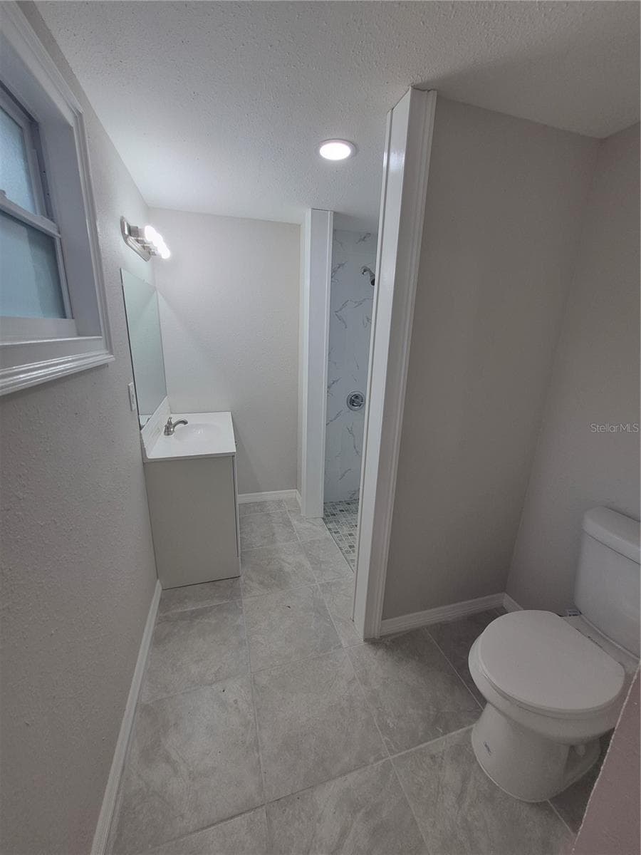 Single Family Residence at 15 N WASHINGTON ST, BEVERLY HILLS, photo 15 of 25