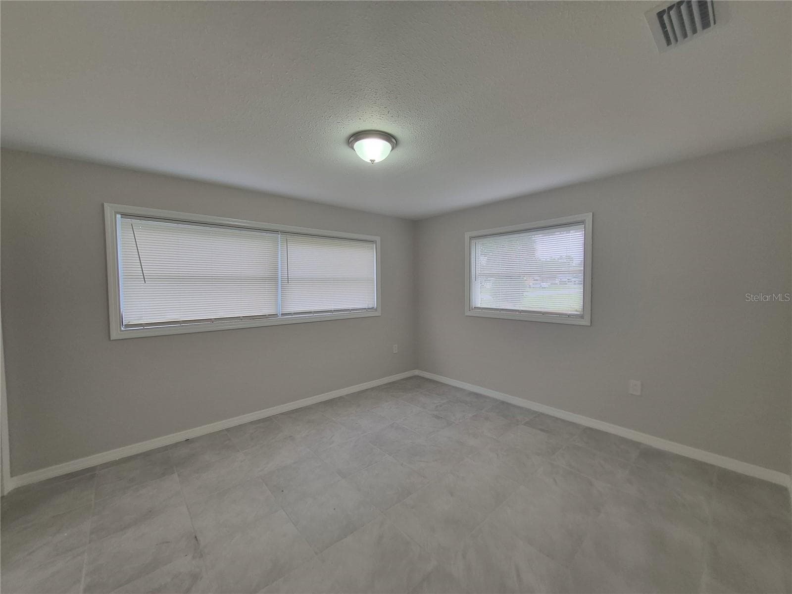 Single Family Residence at 15 N WASHINGTON ST, BEVERLY HILLS, photo 17 of 25